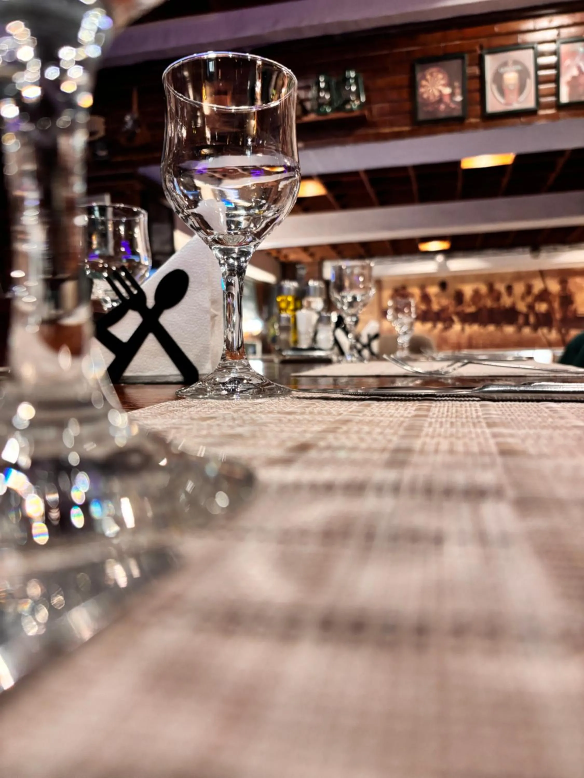 Restaurant/places to eat in Hotel Sport B90