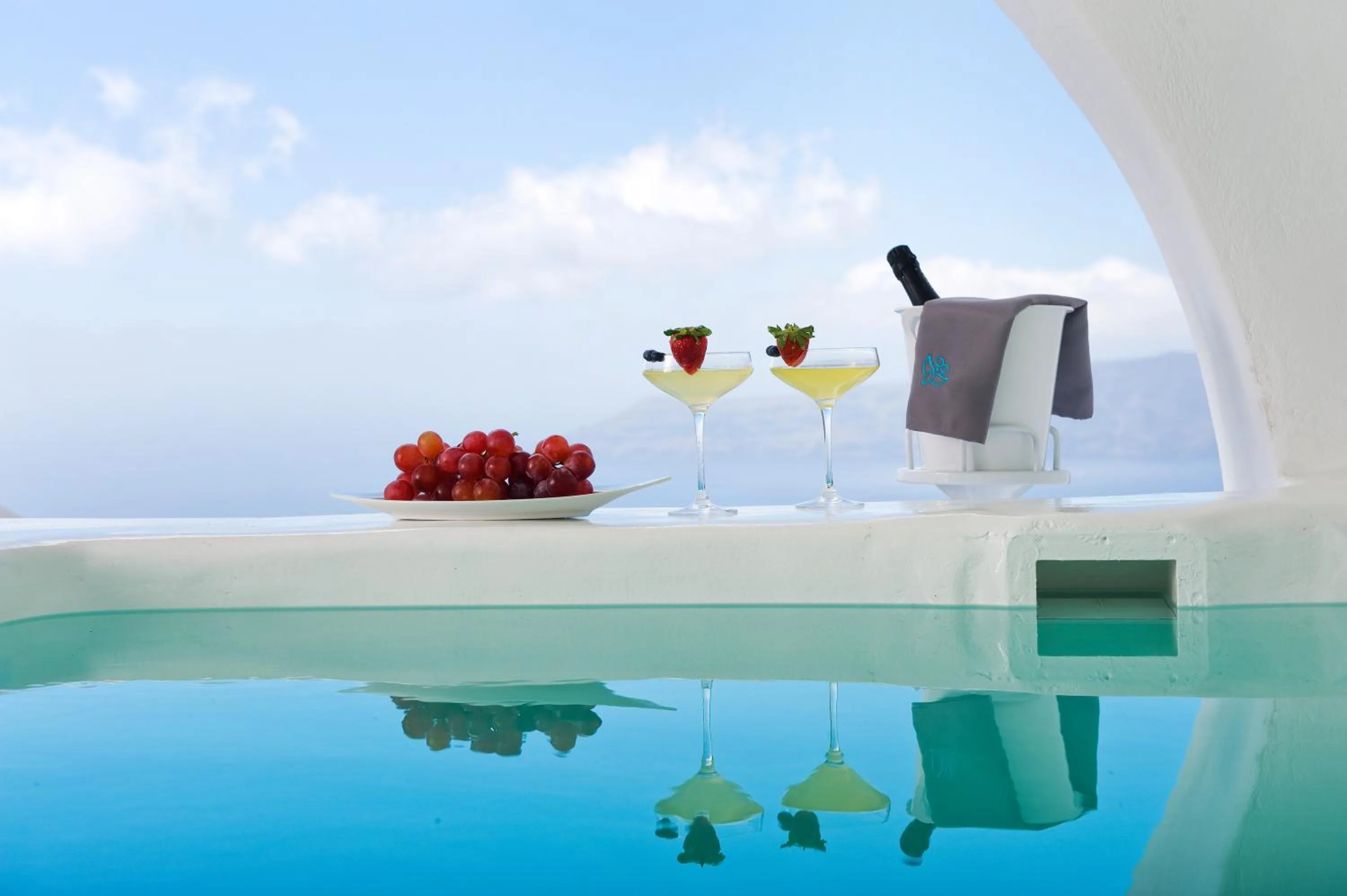 Restaurant/places to eat in Sophia Luxury Suites