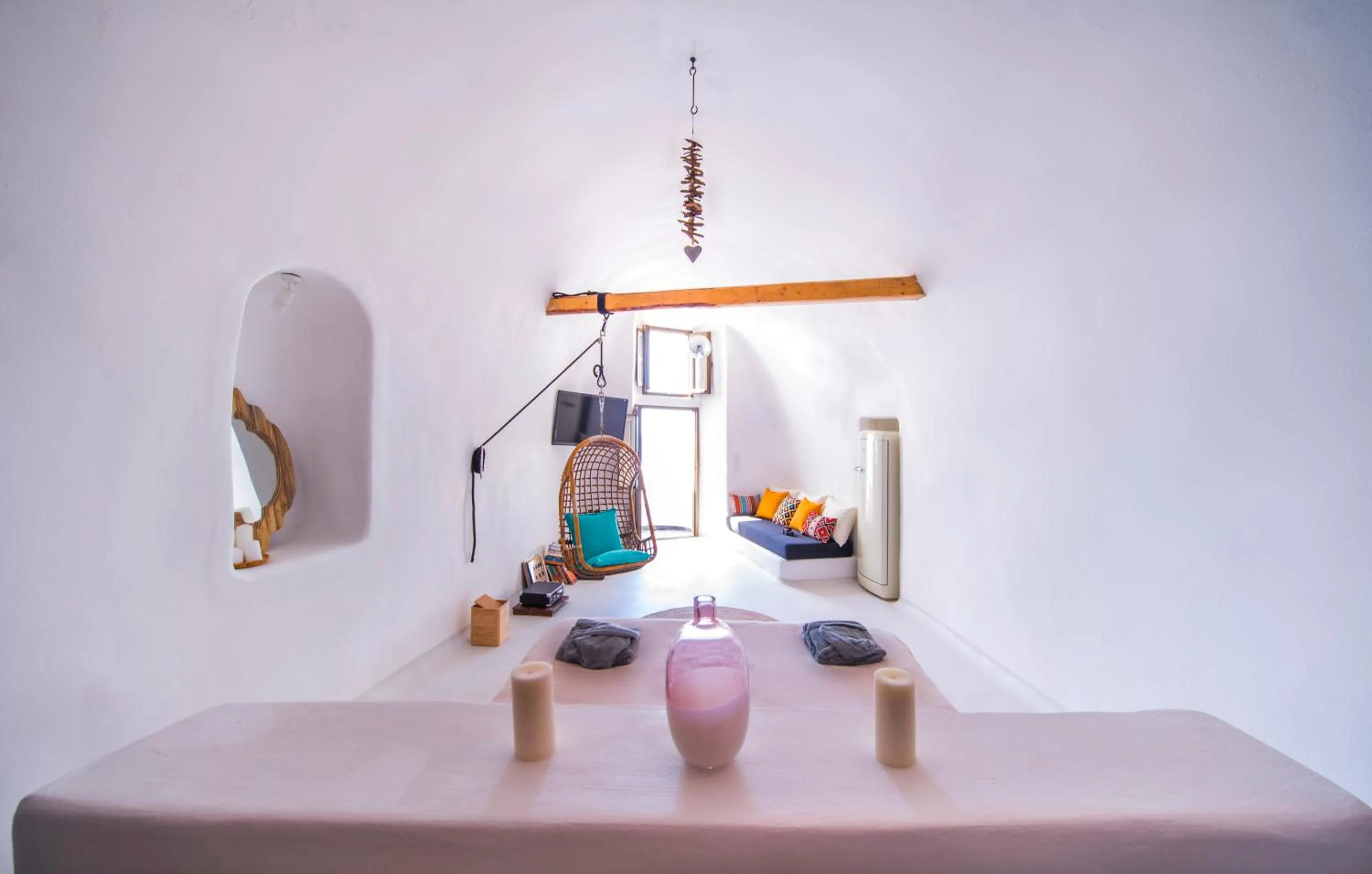 Photo of the whole room in Sophia Luxury Suites