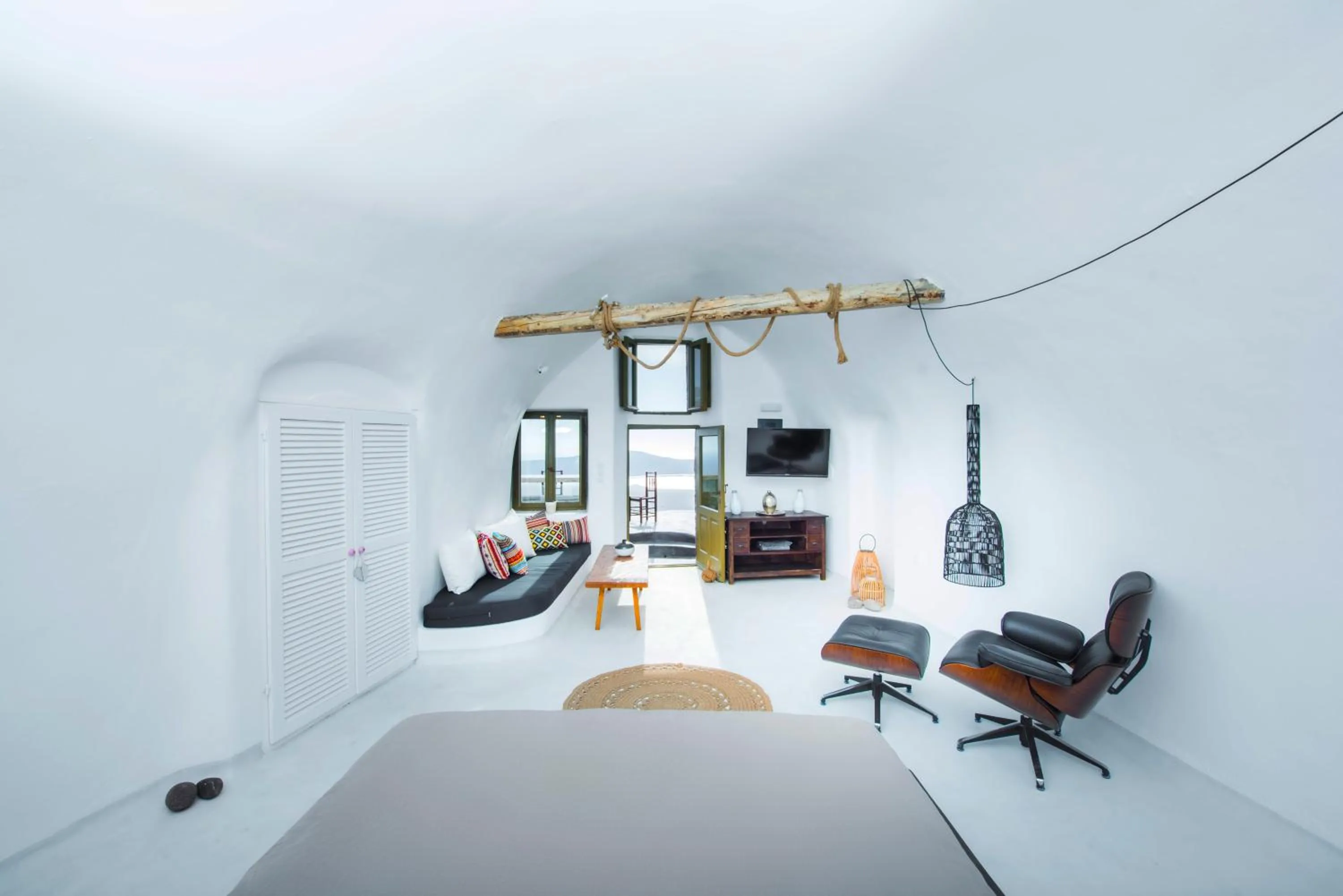 Photo of the whole room in Sophia Luxury Suites