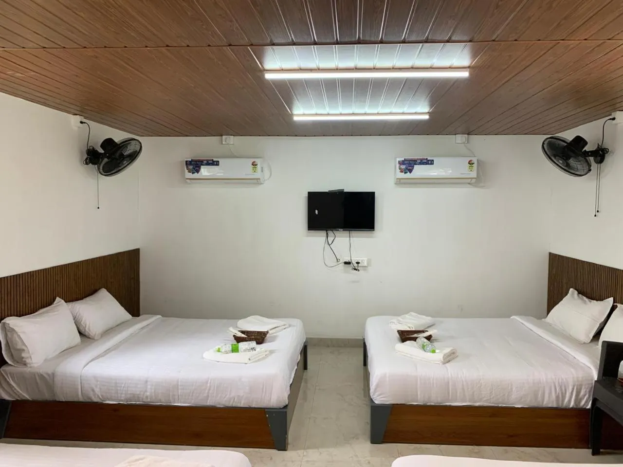 Bedroom, Bed in Love Green Resorts