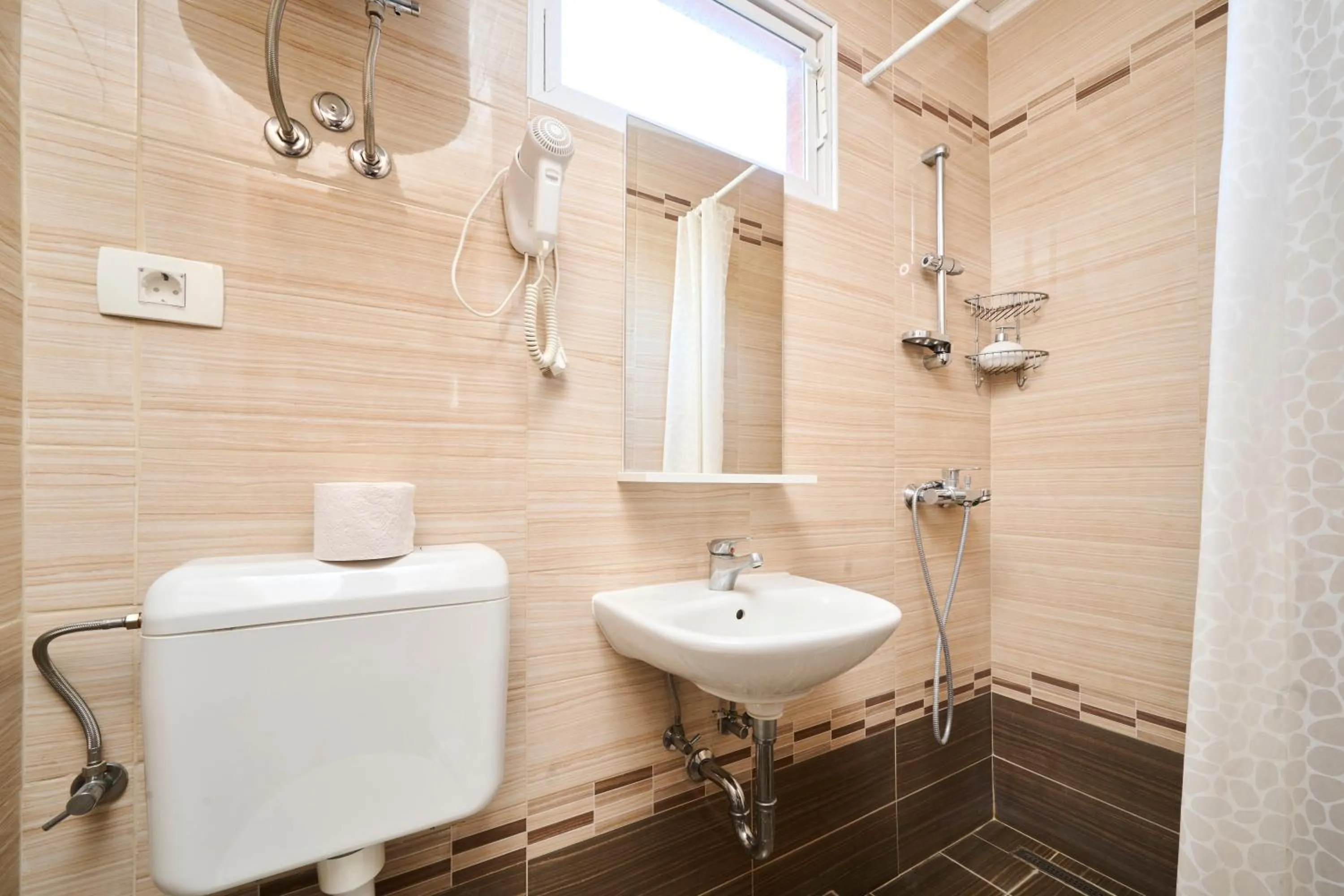 Shower in Apartman Ana