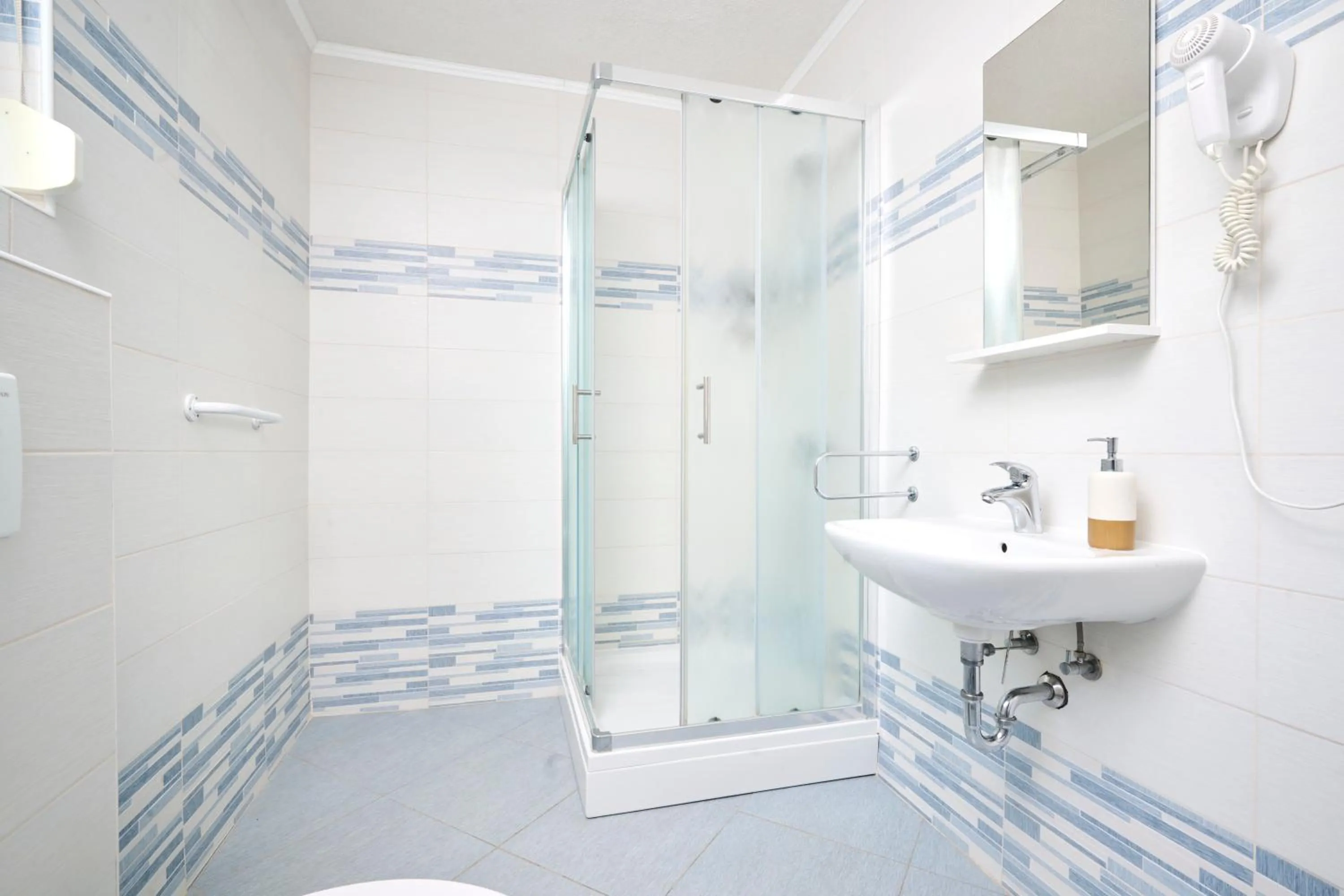 Shower in Apartman Ana