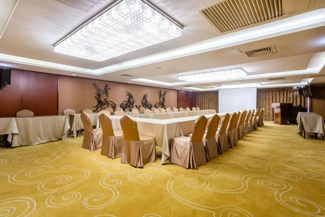 Atour Hotel Beijing West Railway Station South Square