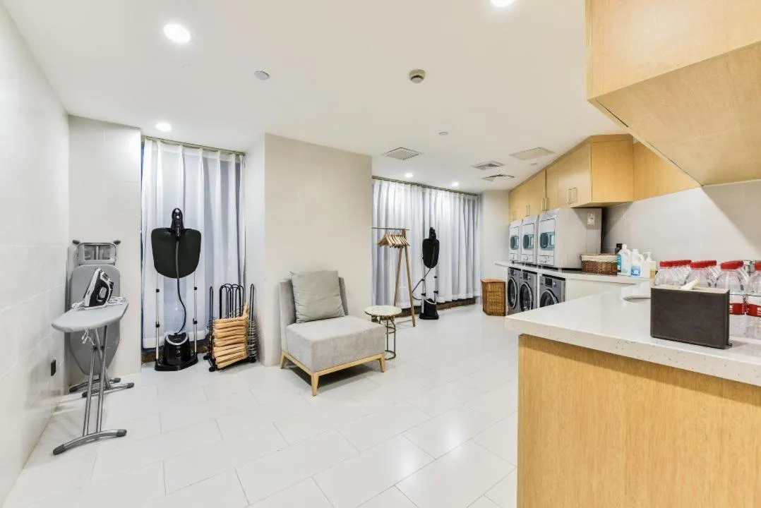 Atour Hotel Beijing West Railway Station South Square