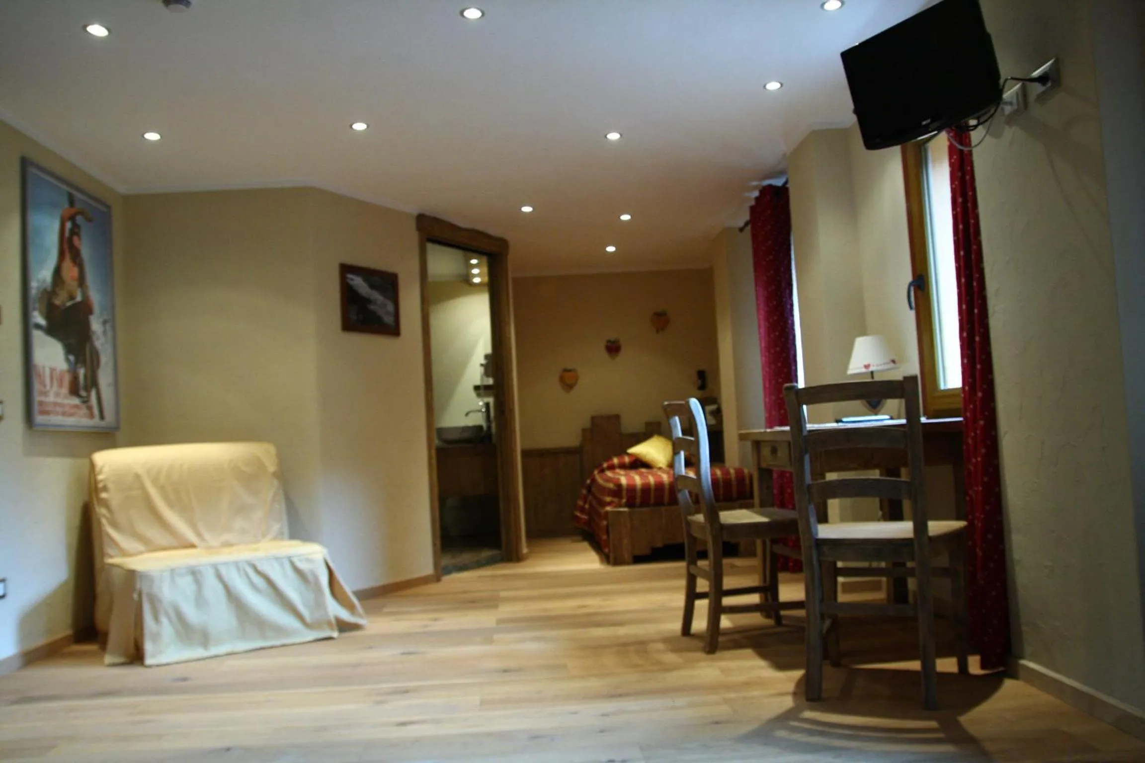 Bedroom, Bed in Green Hotel Herbetet