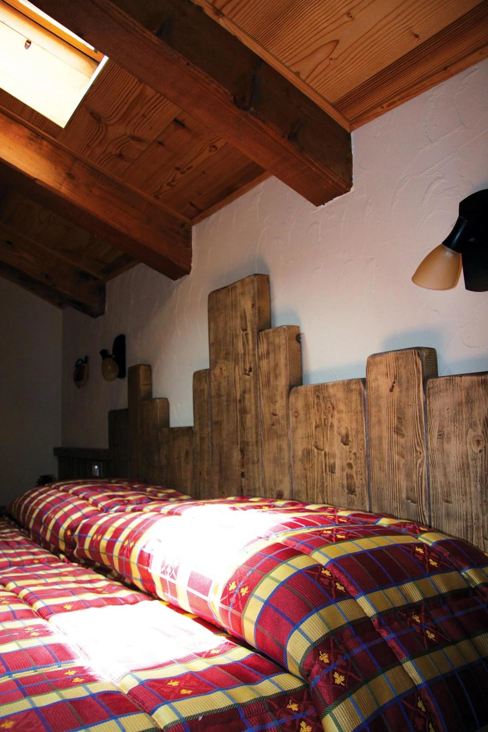 Decorative detail, Bed in Green Hotel Herbetet