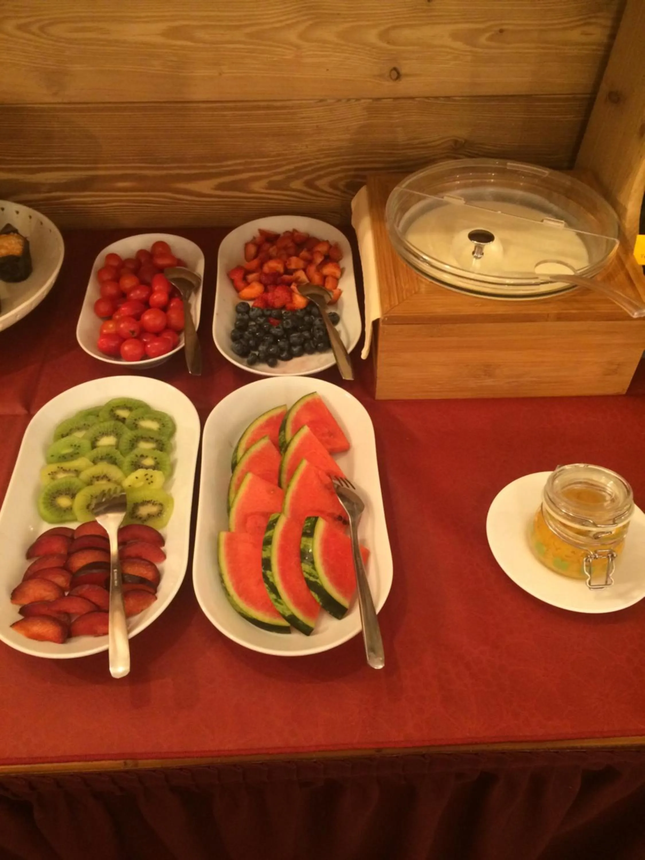 Breakfast in Green Hotel Herbetet