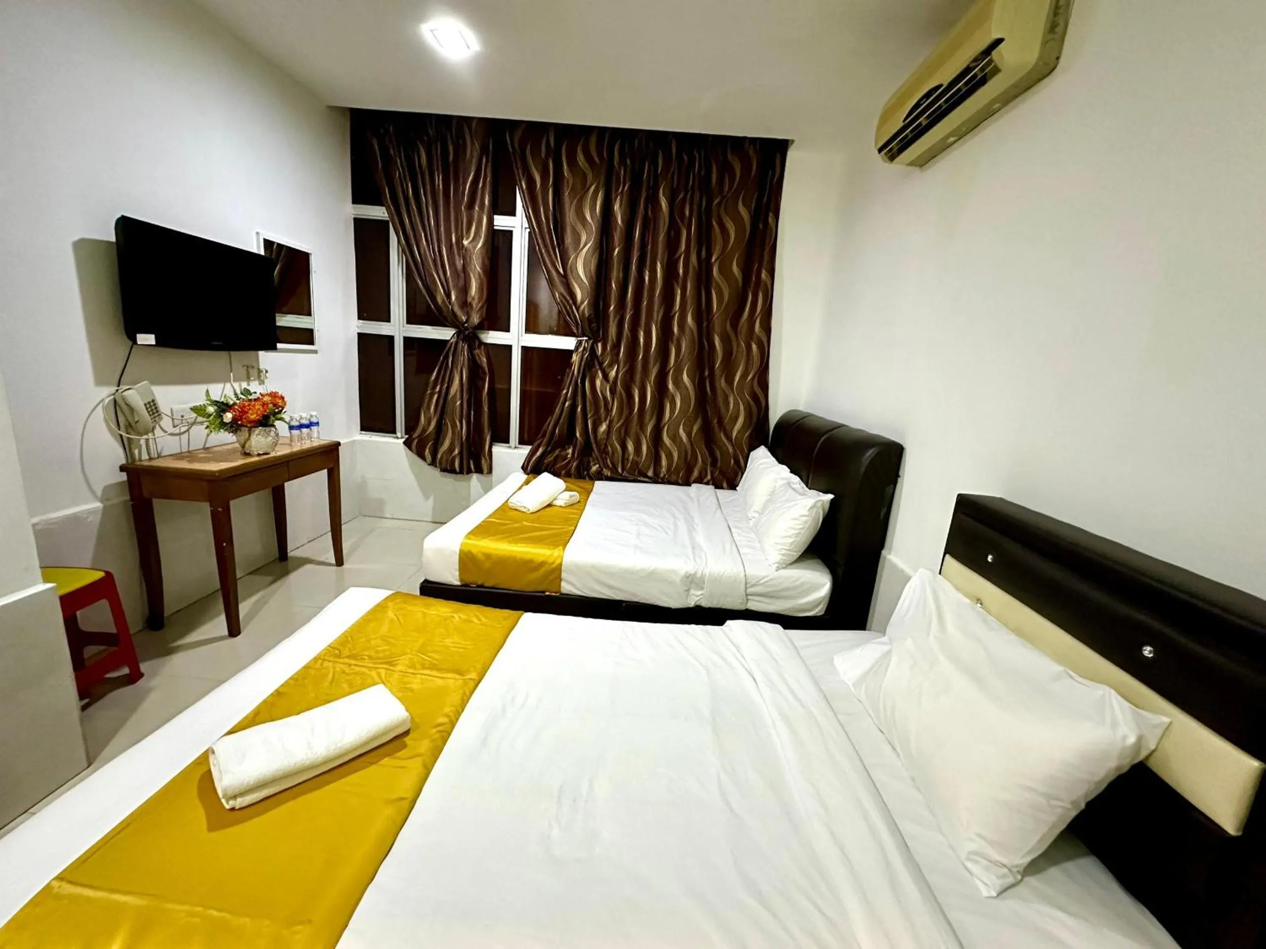 Bed in Adiff Palace KLIA