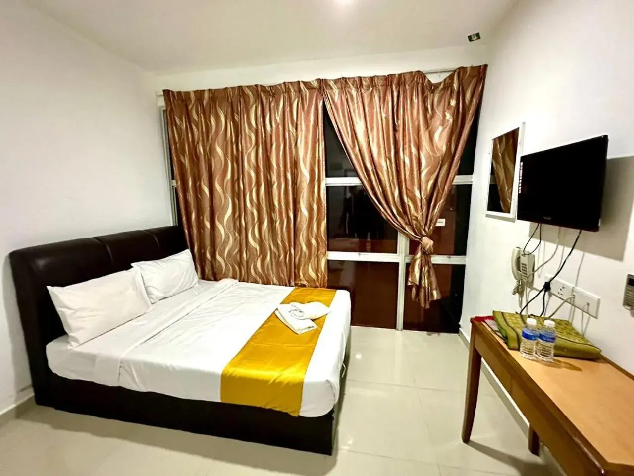 Deluxe Queen Room - single occupancy in Adiff Palace KLIA Deluxe Queen Room - single occupancy in Adiff Palace KLIA