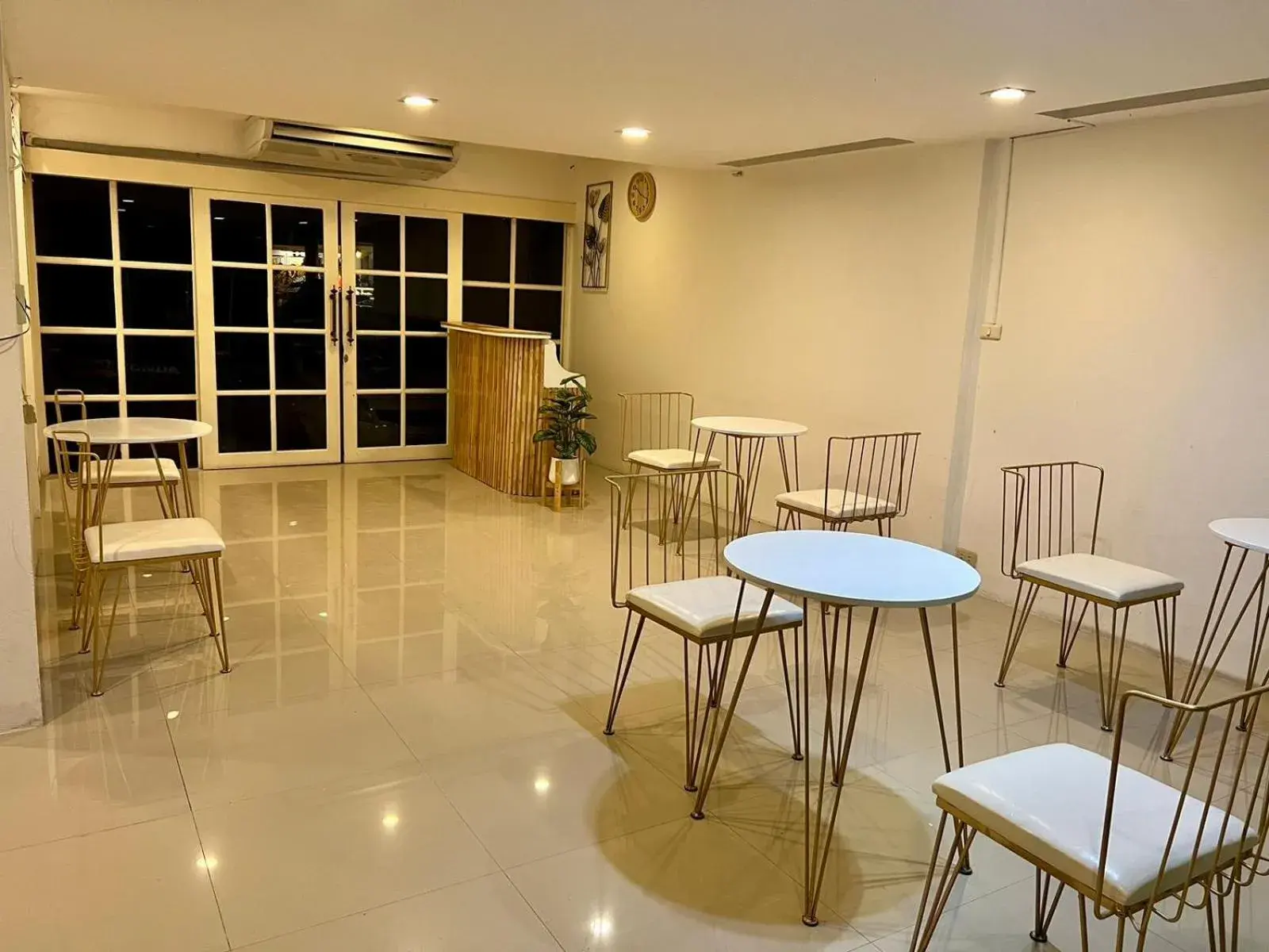 Living room in Comfy Crib Hostel 2 Living room in Comfy Crib Hostel 2