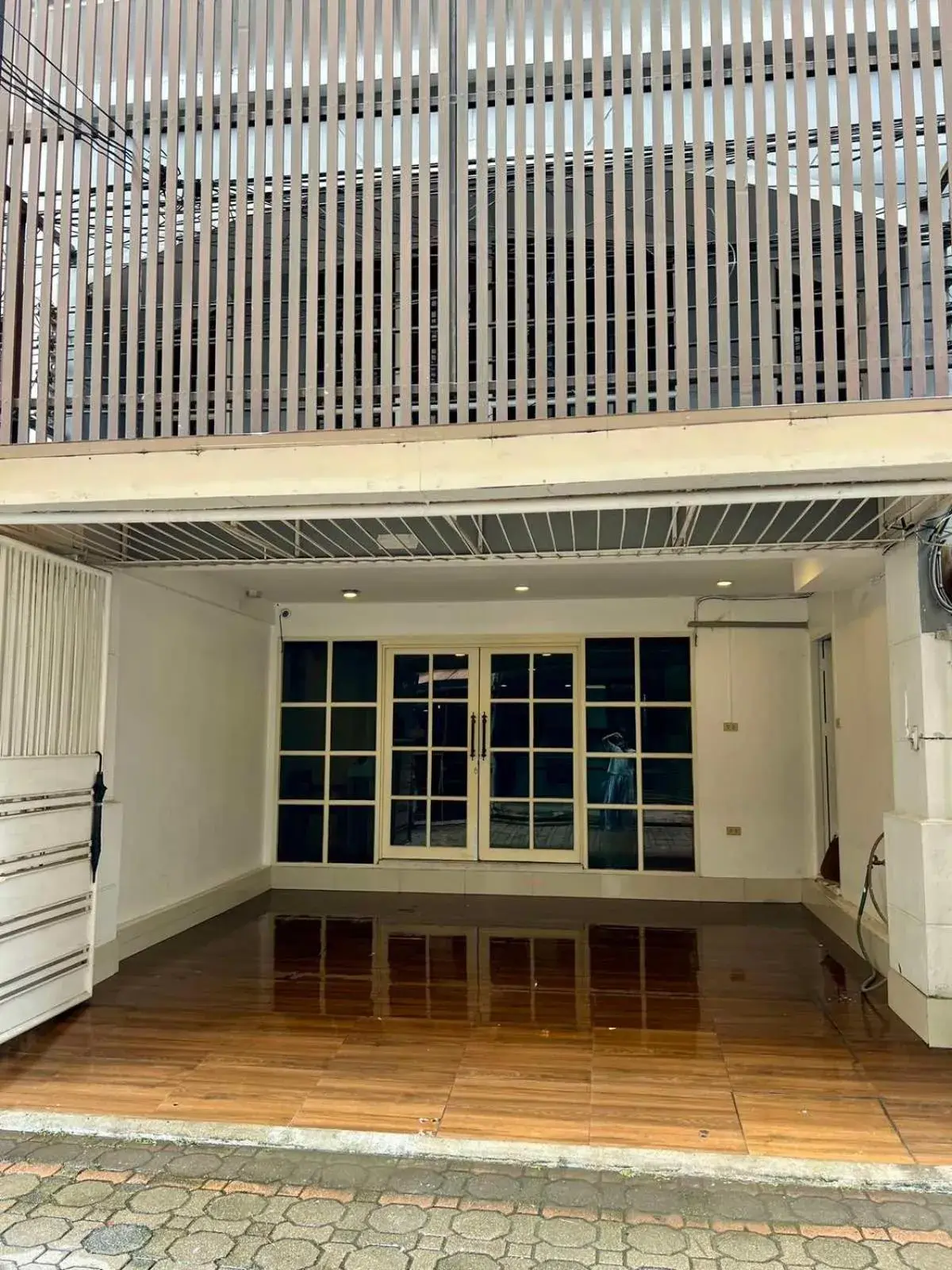 Property building in Comfy Crib Hostel 2 Property building in Comfy Crib Hostel 2