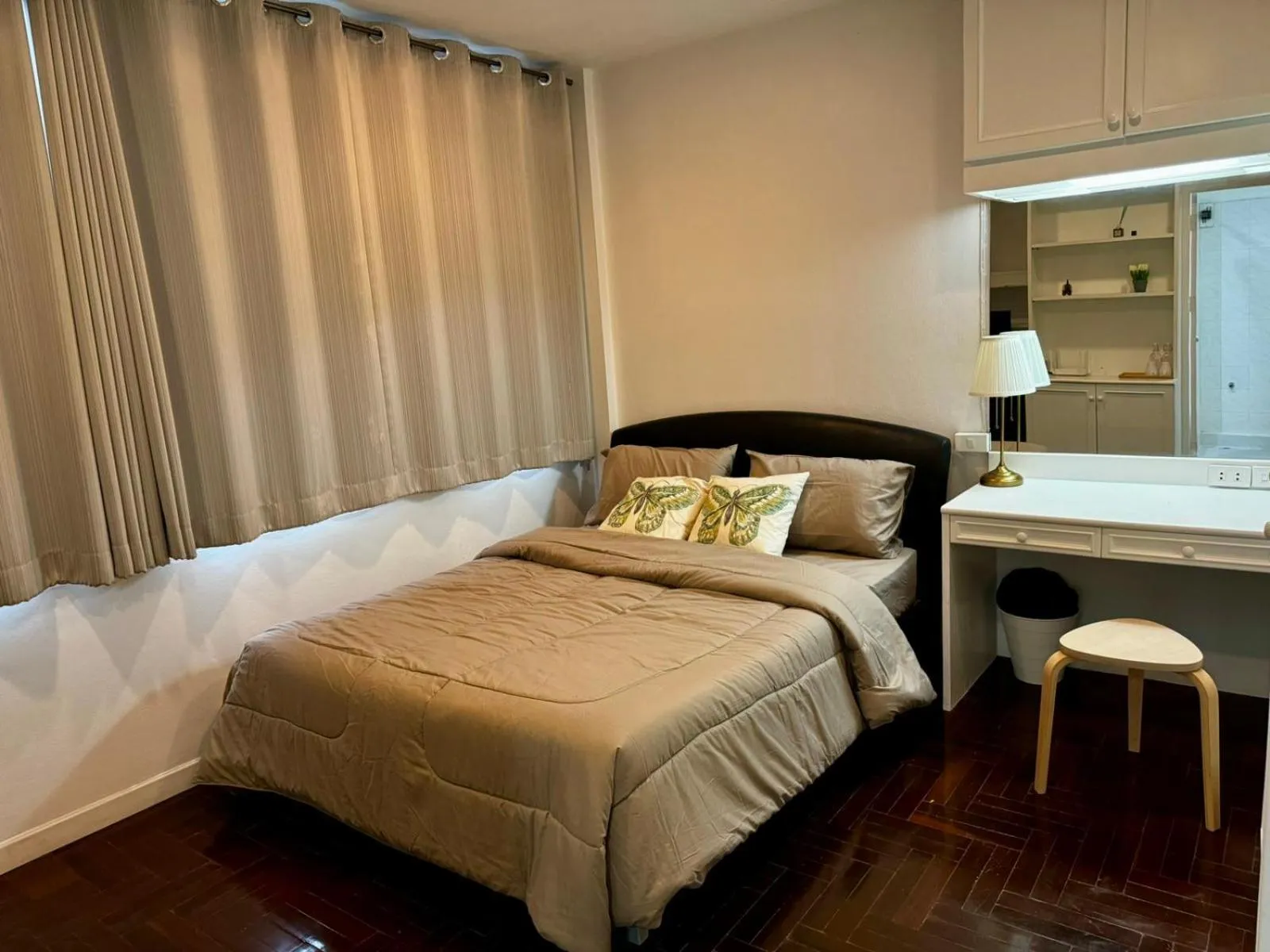 Photo of the whole room, Bed in Comfy Crib Hostel 2