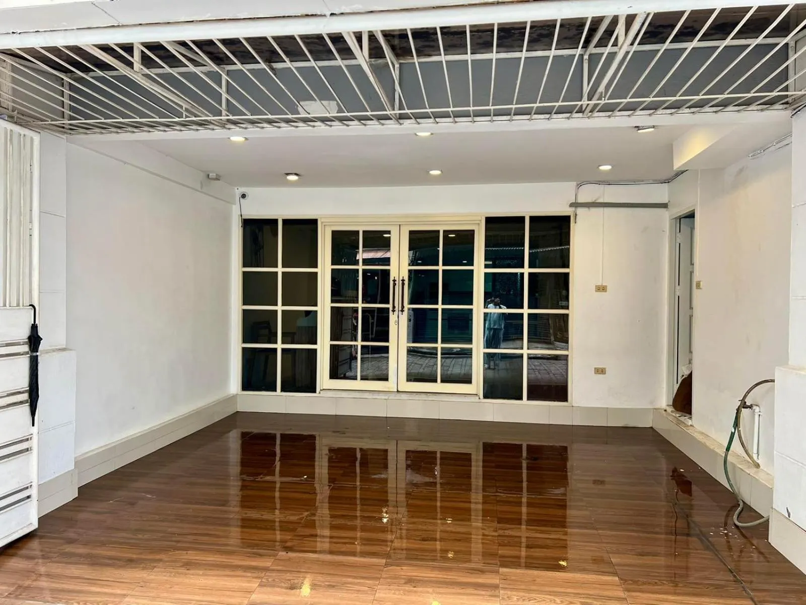 Property building in Comfy Crib Hostel 2