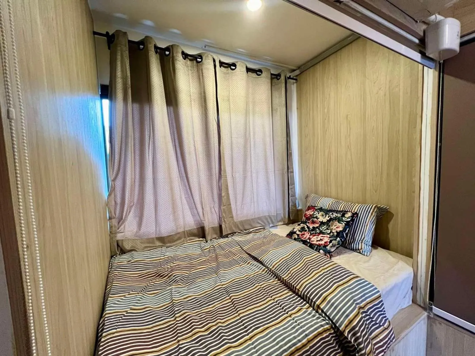 Bed in Comfy Crib Hostel 2