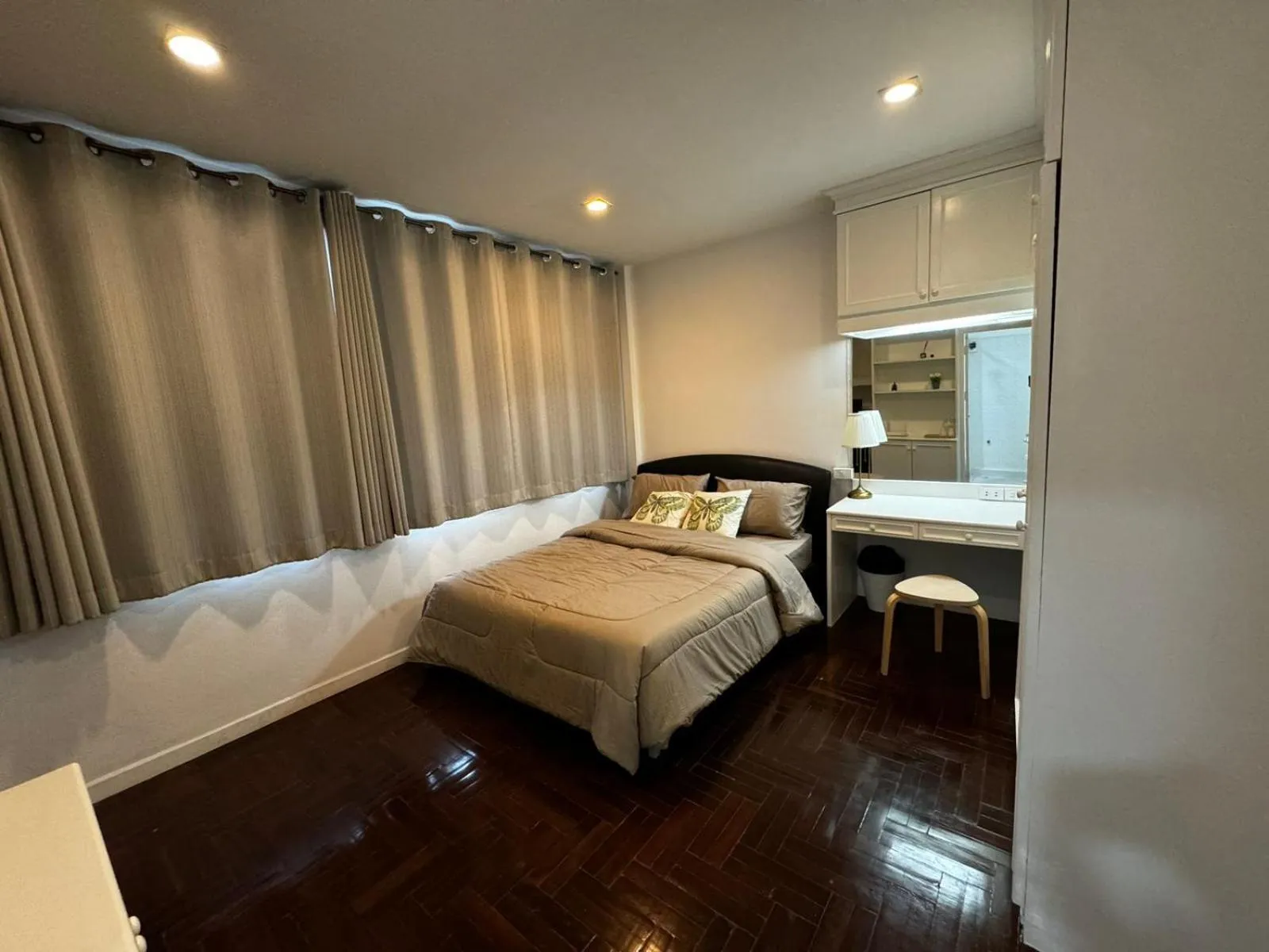 Bedroom, Bed in Comfy Crib Hostel 2