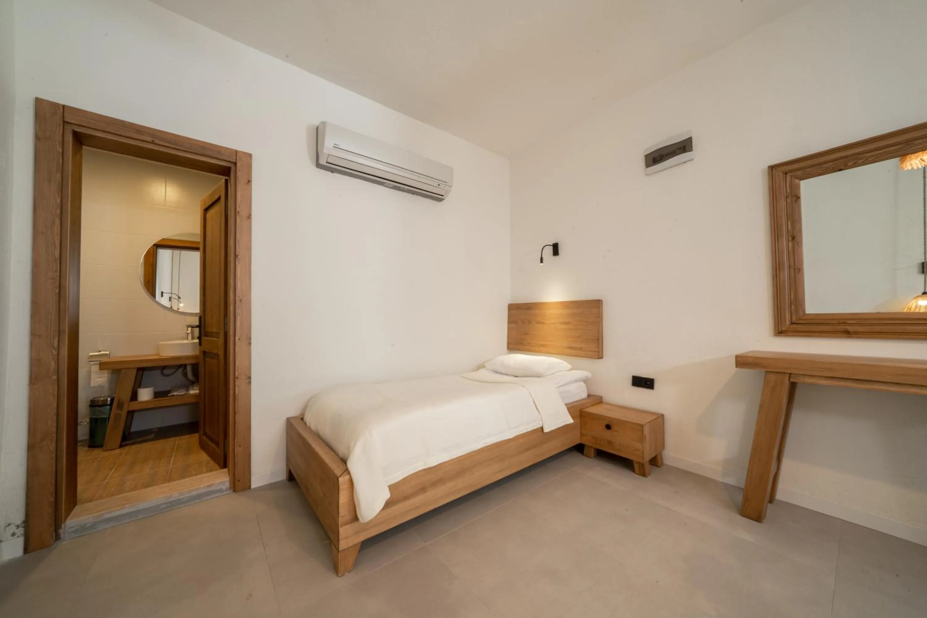 Bed in Zümrüt Çıralı Boutique Hotel