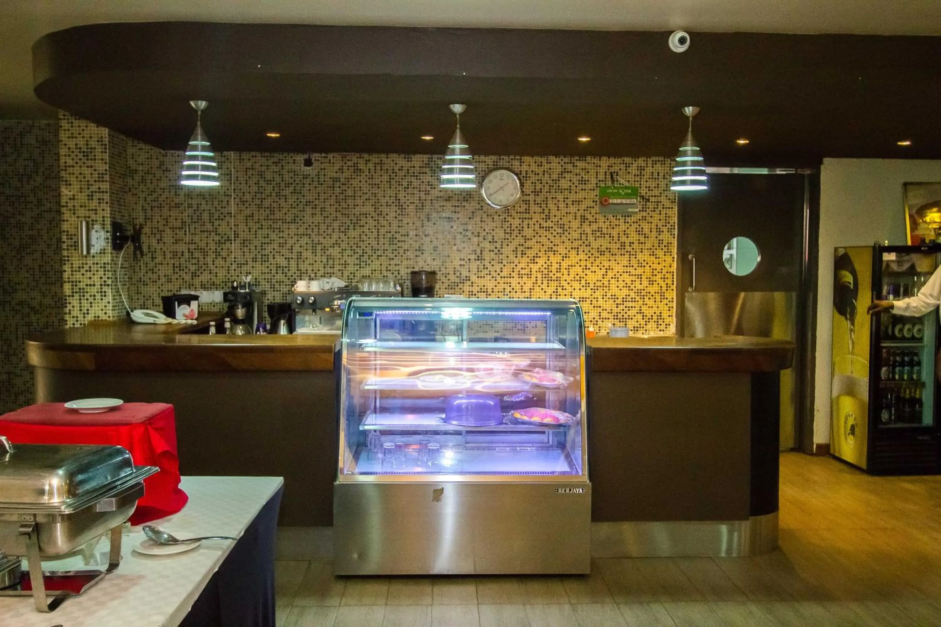 Lounge or bar in Victoria Comfort Inn