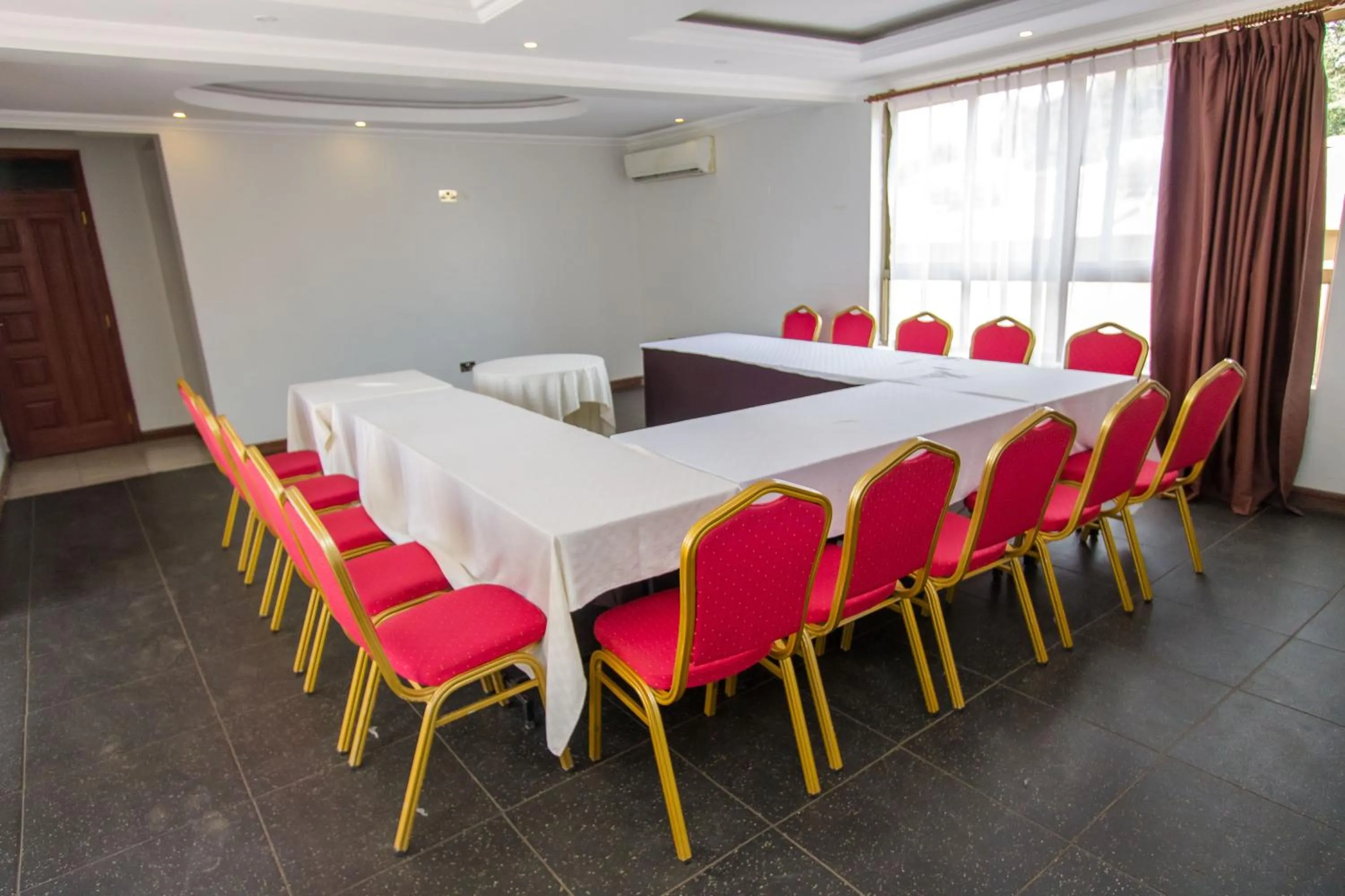 Business facilities in Victoria Comfort Inn