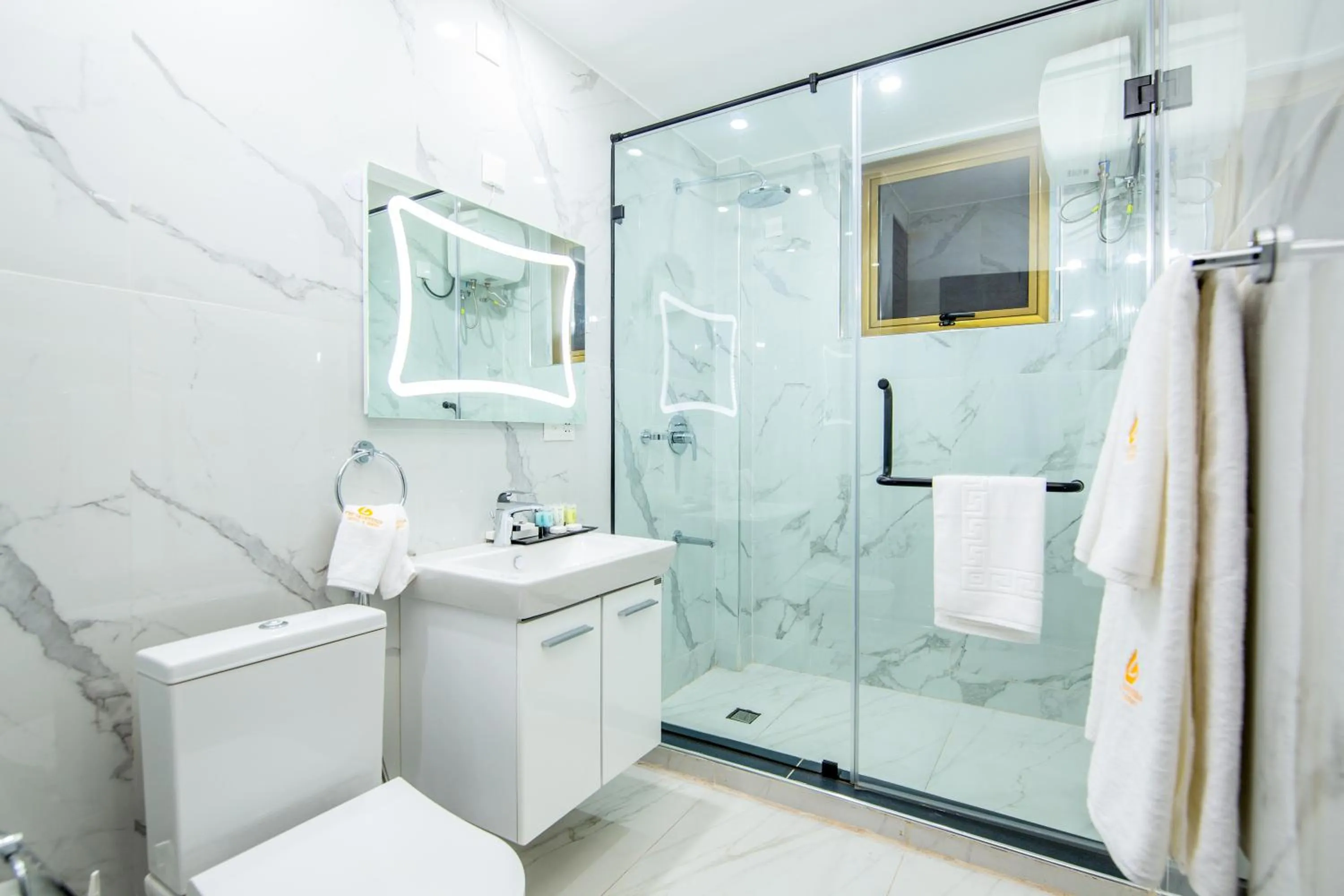Shower in The Grandville Manor Hotel