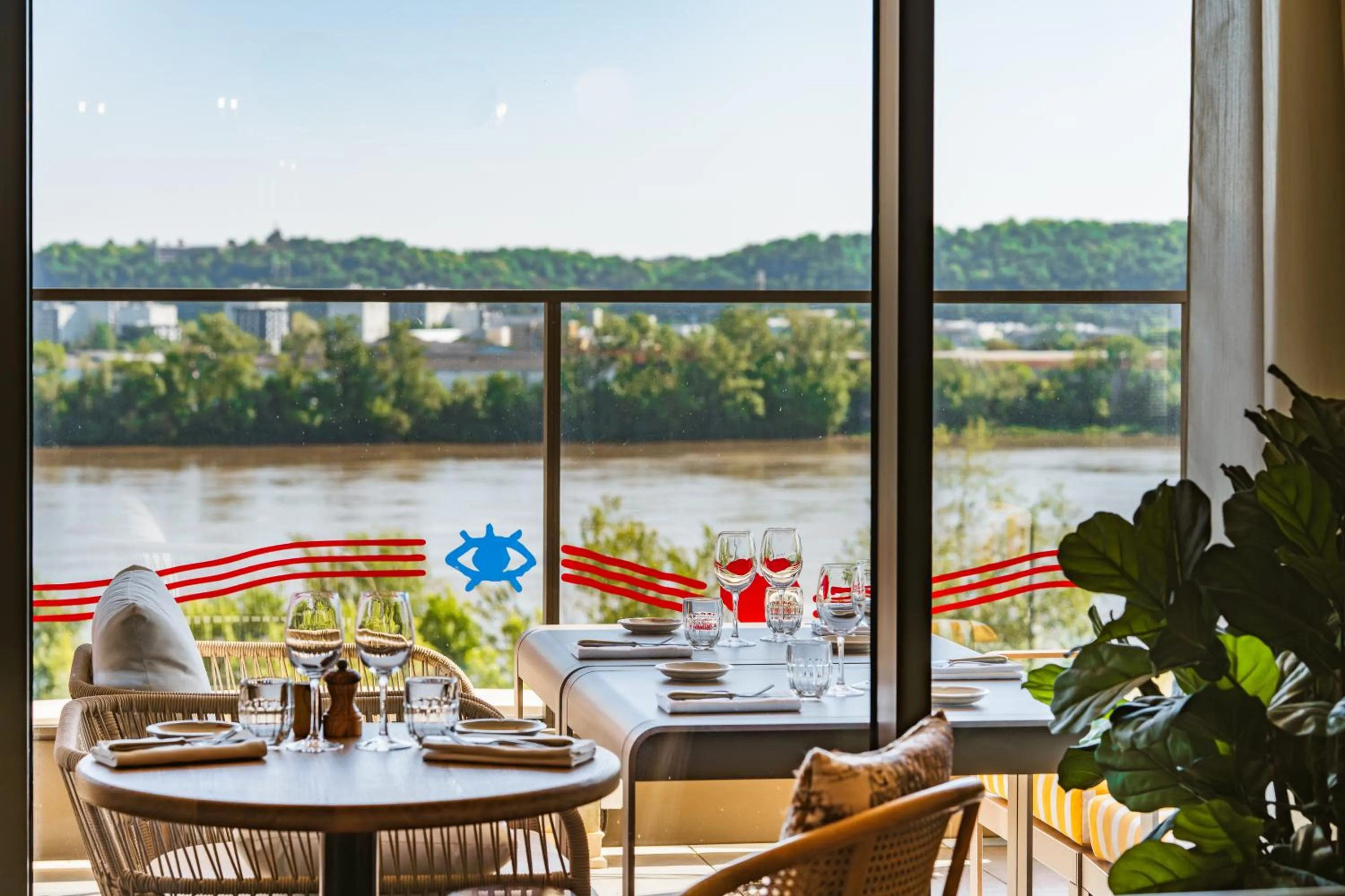 Restaurant/places to eat in Hôtel 56 - Bordeaux Centre Gare Saint Jean