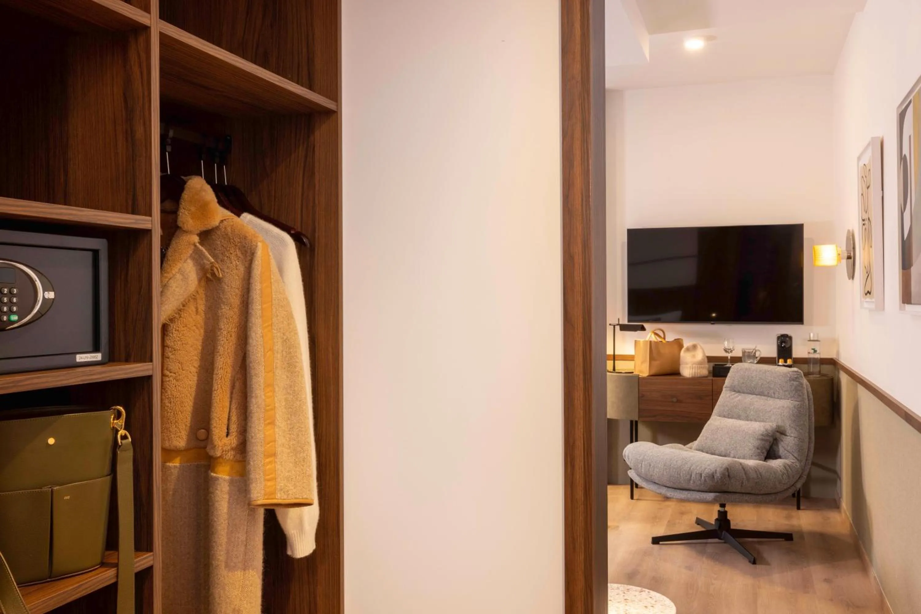 safe in Hôtel 56 - Bordeaux Centre Gare Saint Jean