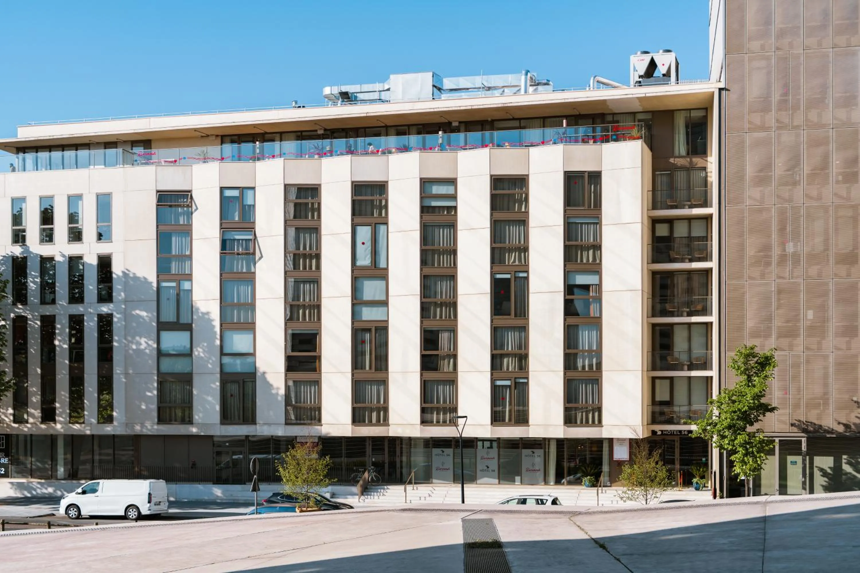 Property building in Hôtel 56 - Bordeaux Centre Gare Saint Jean
