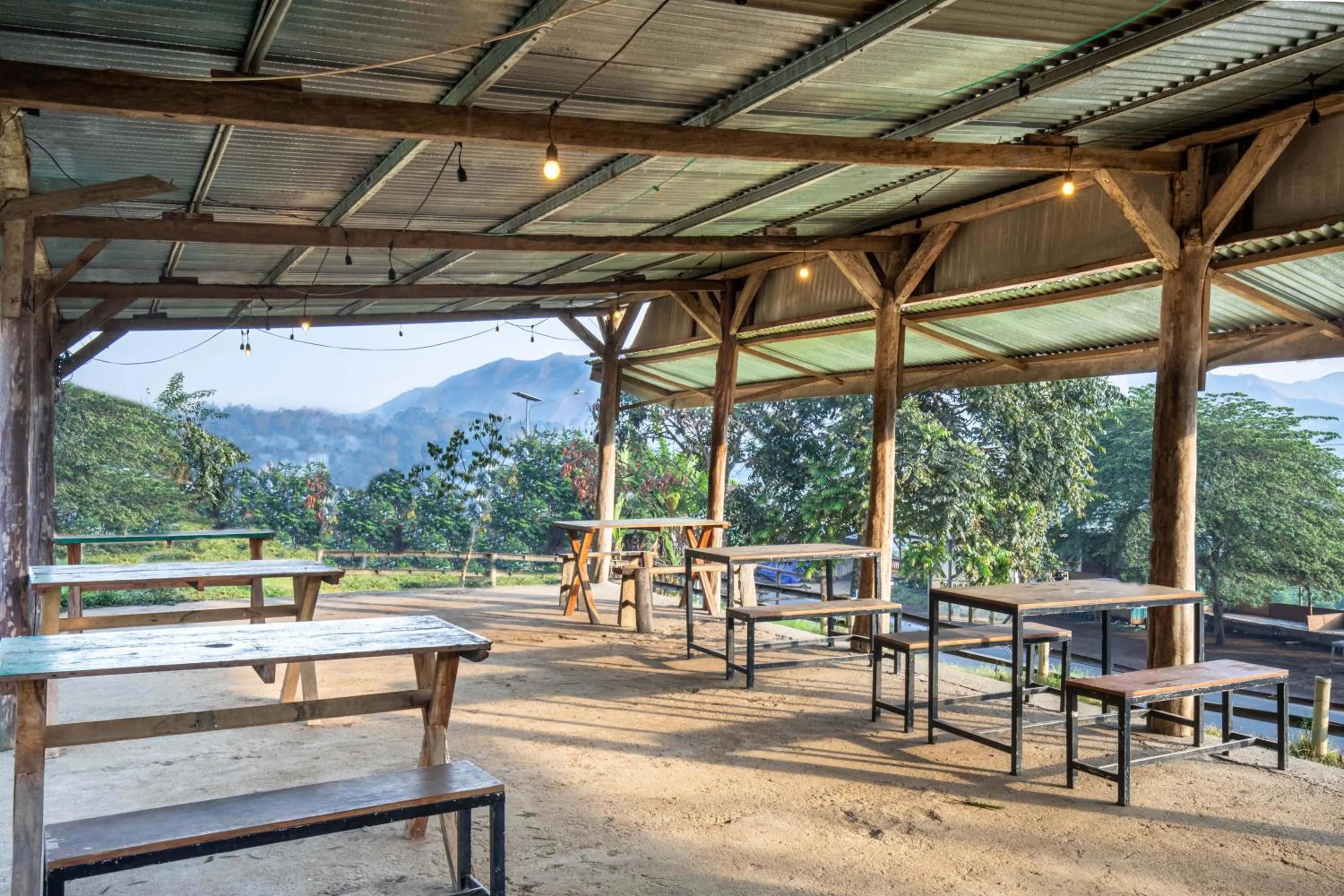 Dining area in INKA Vilas Sembalun