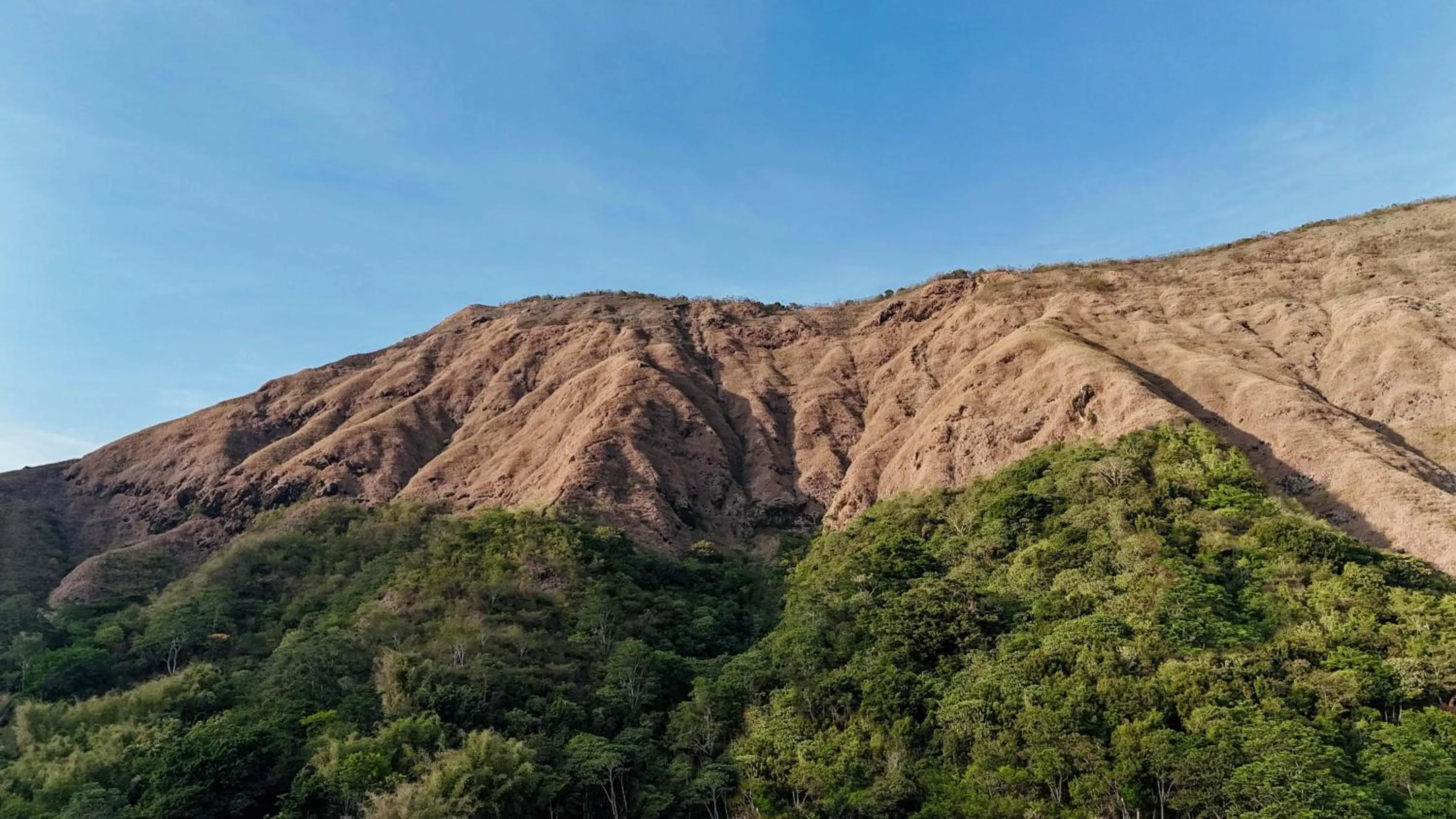 Mountain view in INKA Vilas Sembalun