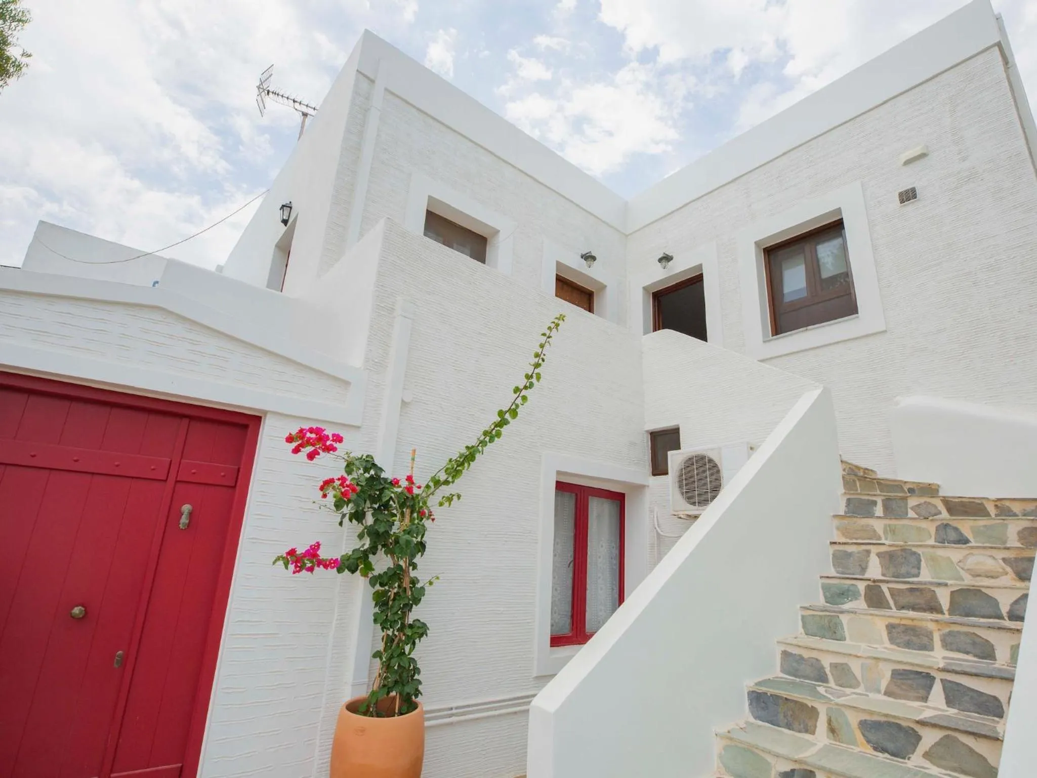 Dendrinos House