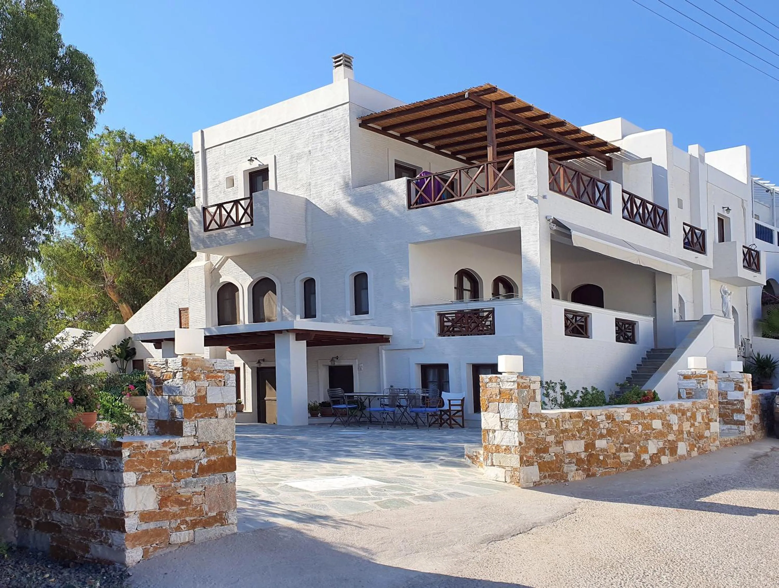 Dendrinos House