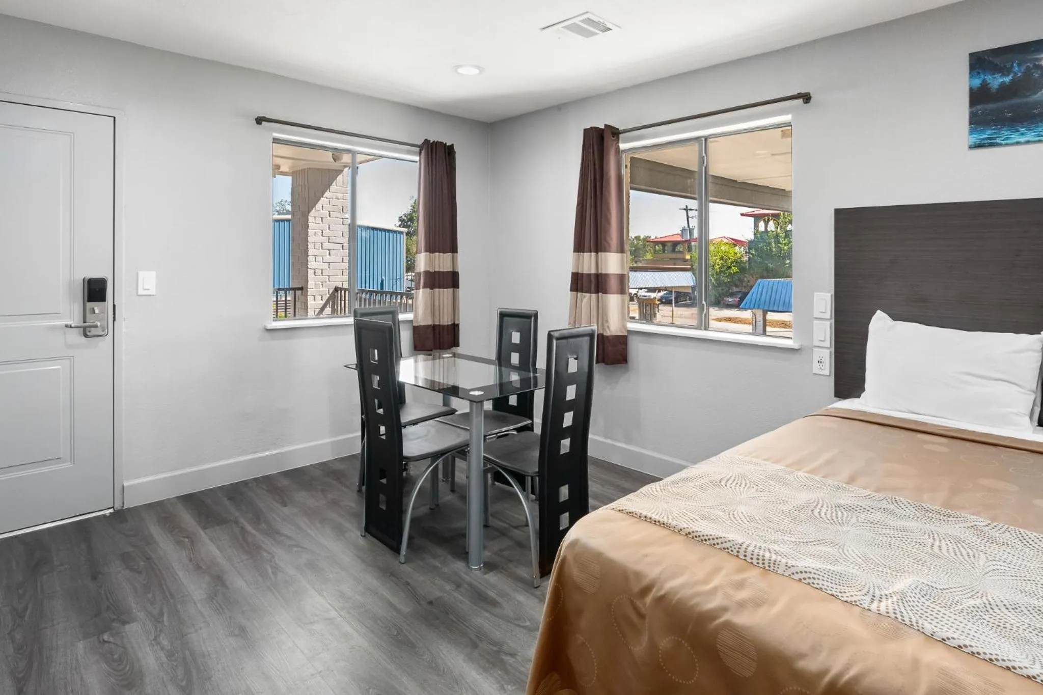 Bed in Moonlight Inn - Houston I-45 & Airline