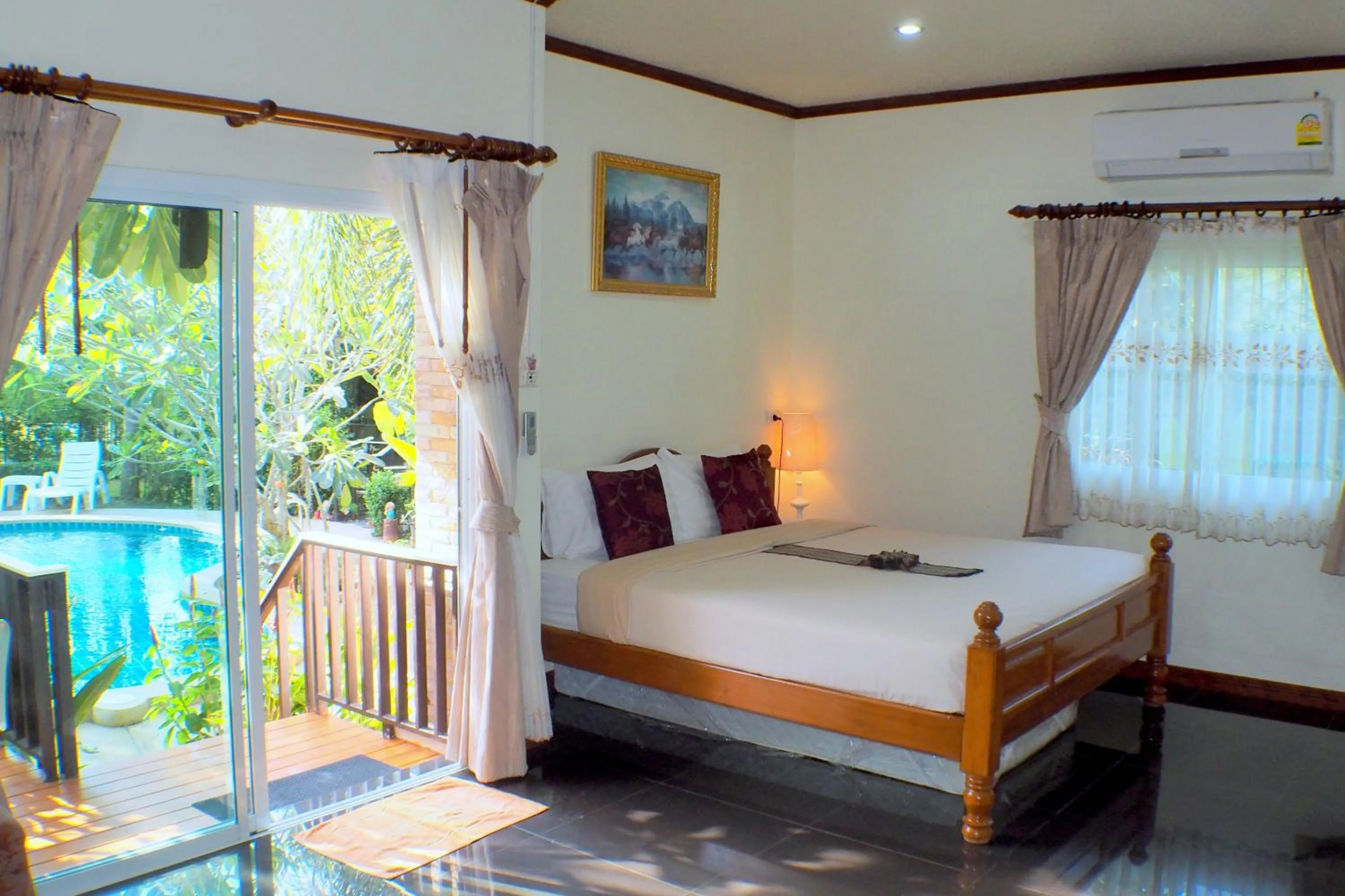 Day, Bed in Pennapa Chalet