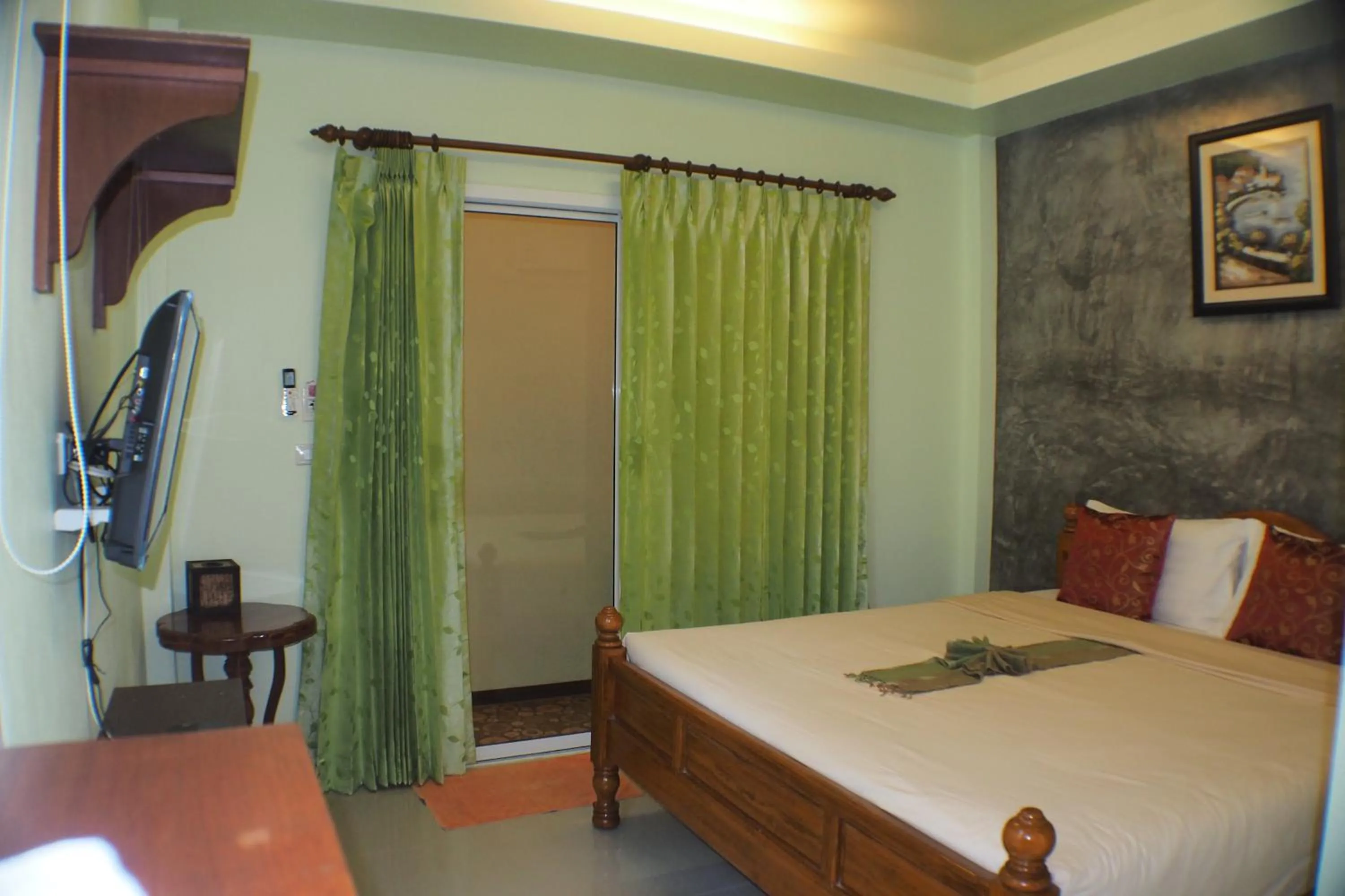 Photo of the whole room, Bed in Pennapa Chalet
