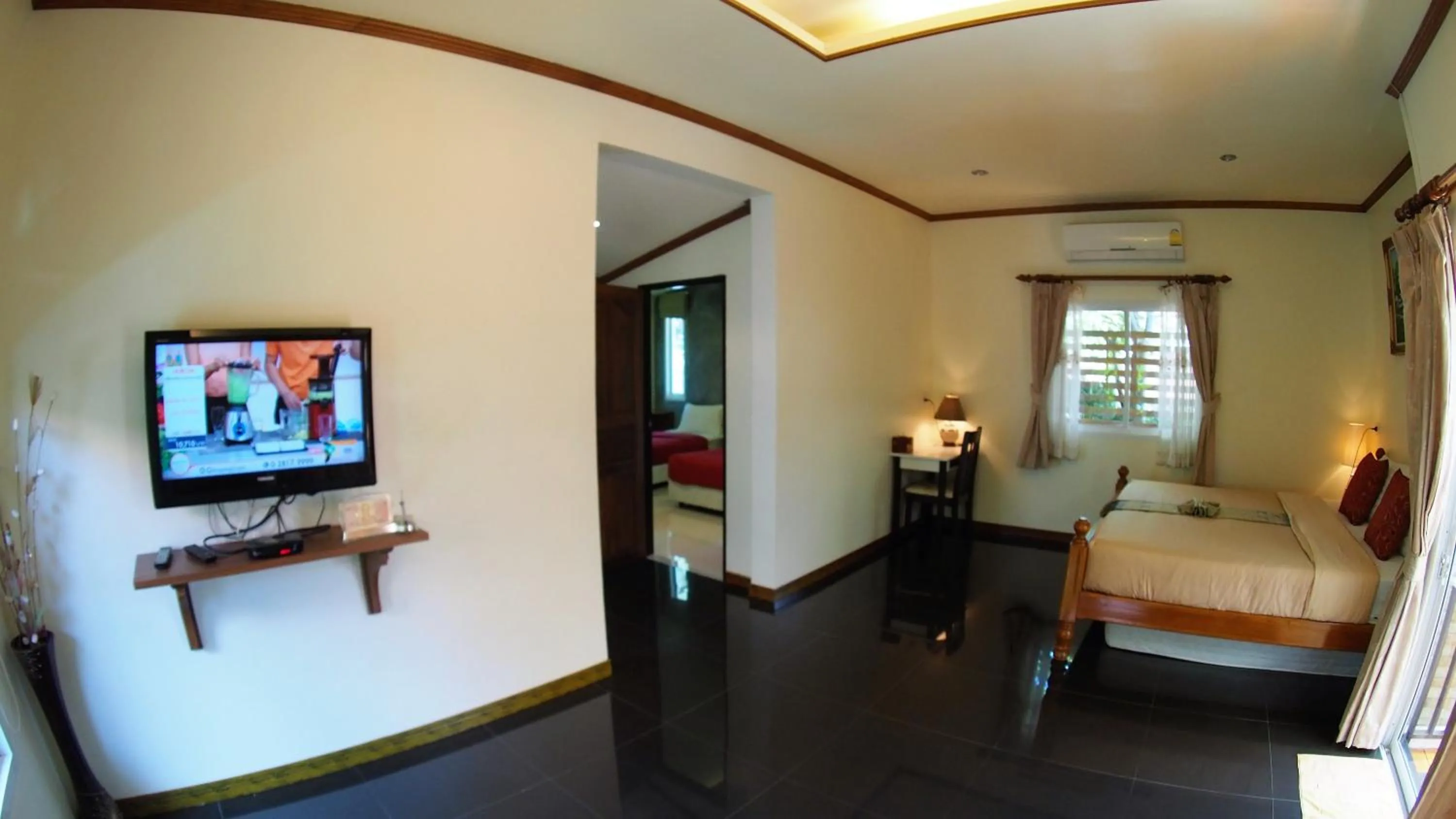 Photo of the whole room, Bed in Pennapa Chalet