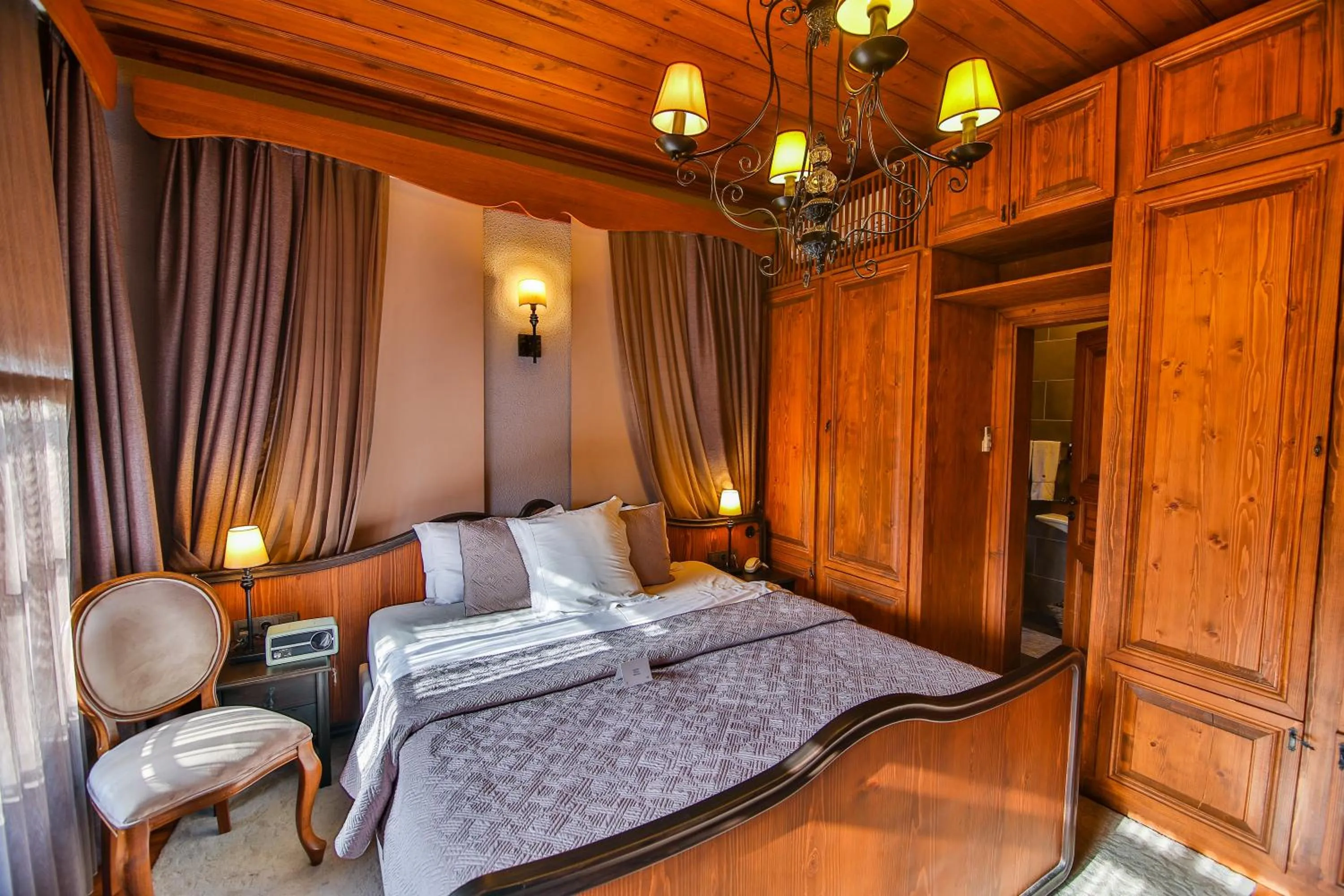 Photo of the whole room, Bed in Kaf Konak