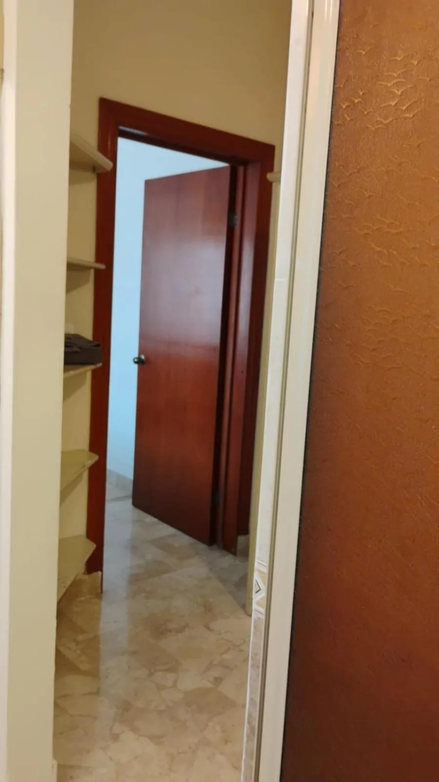 wardrobe in Cumbresuites