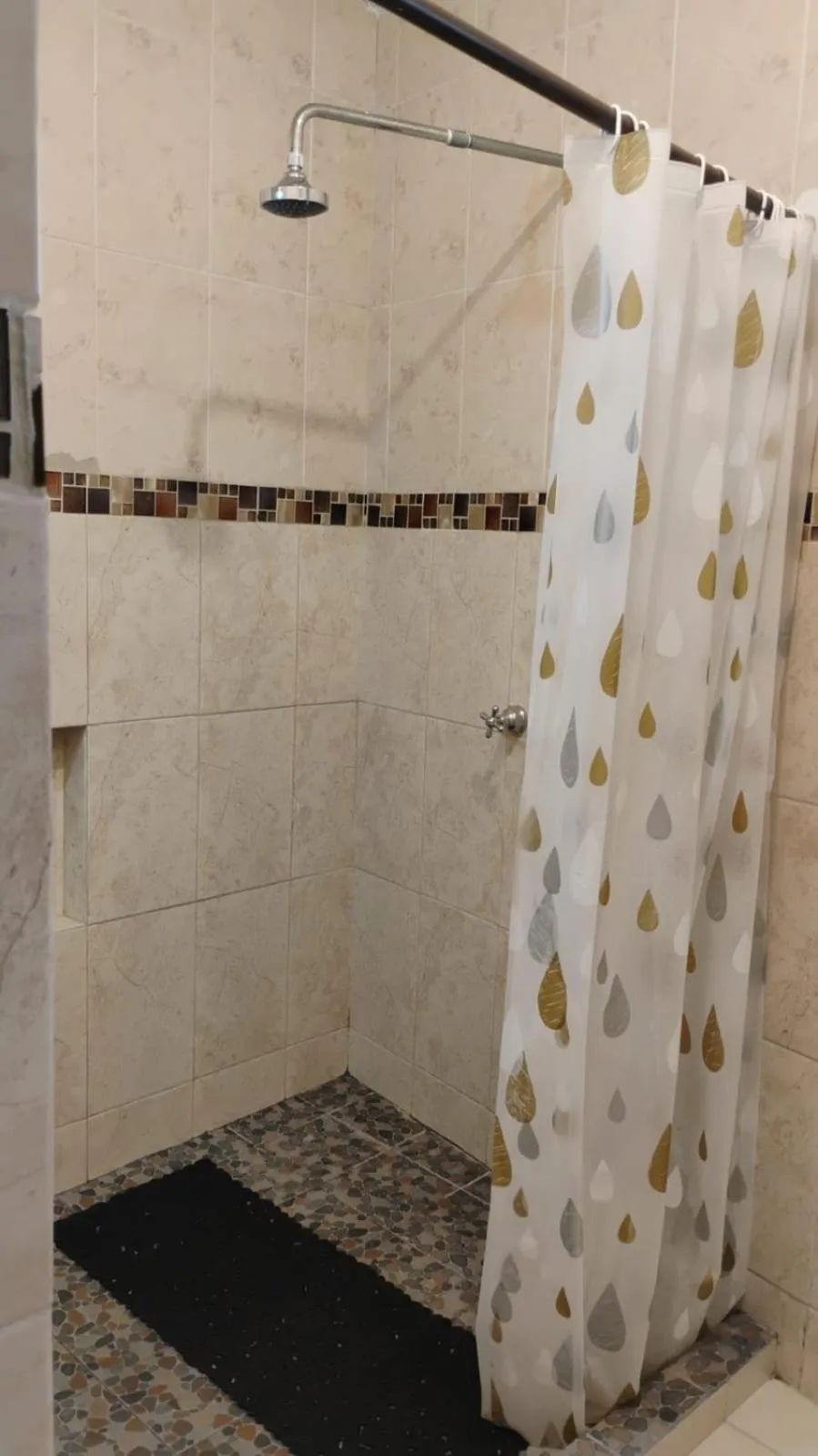 Shower in Cumbresuites