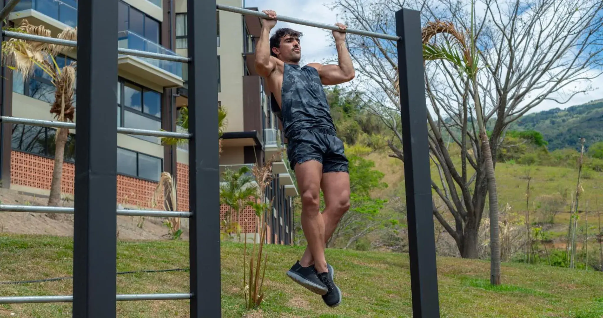 Property building in BEE Suites San José - Santa Ana Property building in BEE Suites San José - Santa Ana