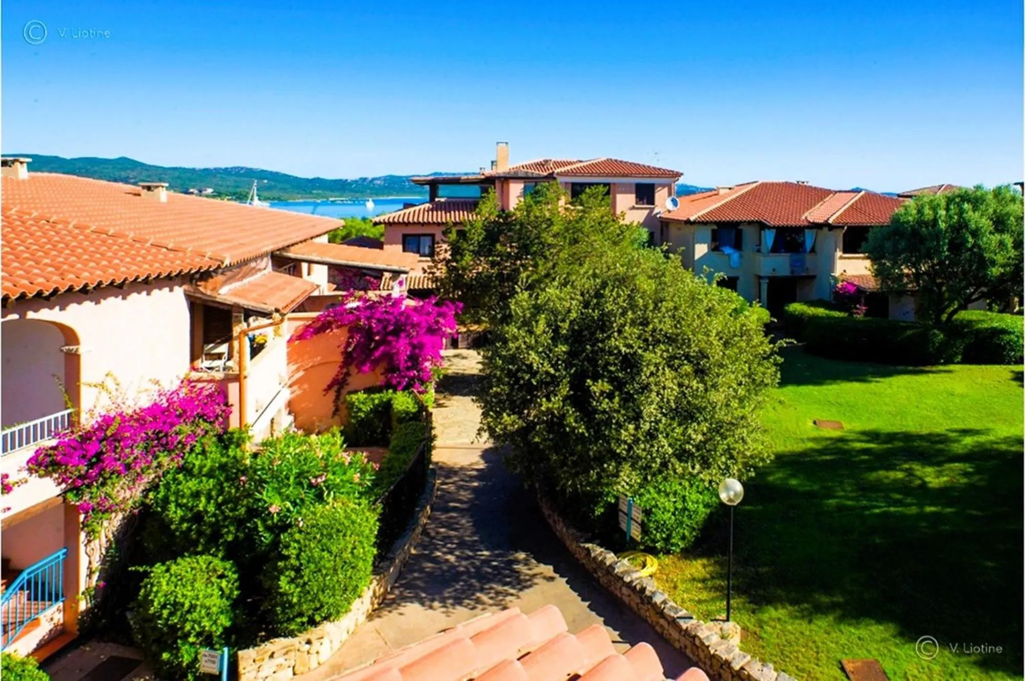 Garden view in Residence Bouganville