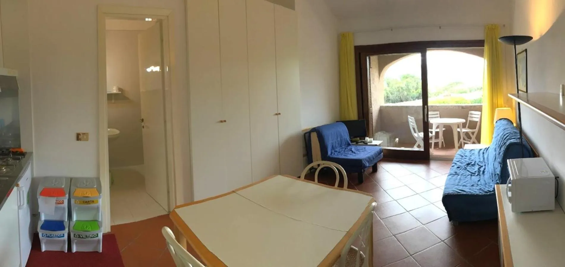 Photo of the whole room, Bed in Residence Bouganville