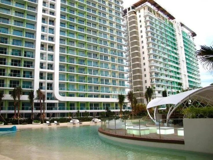 Azure Staycation by Oveecation Suites