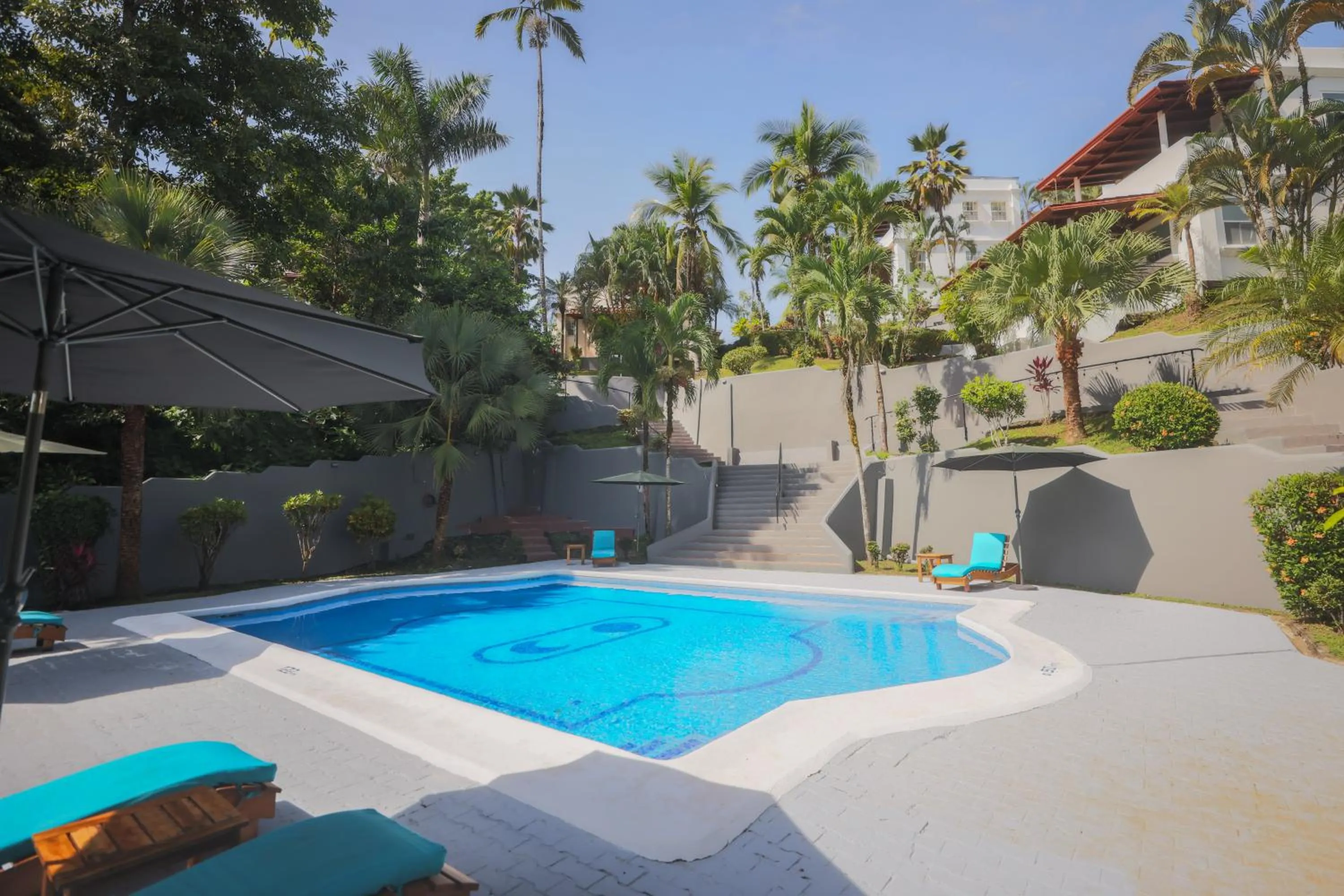 Garden in Alma Vida Hotel