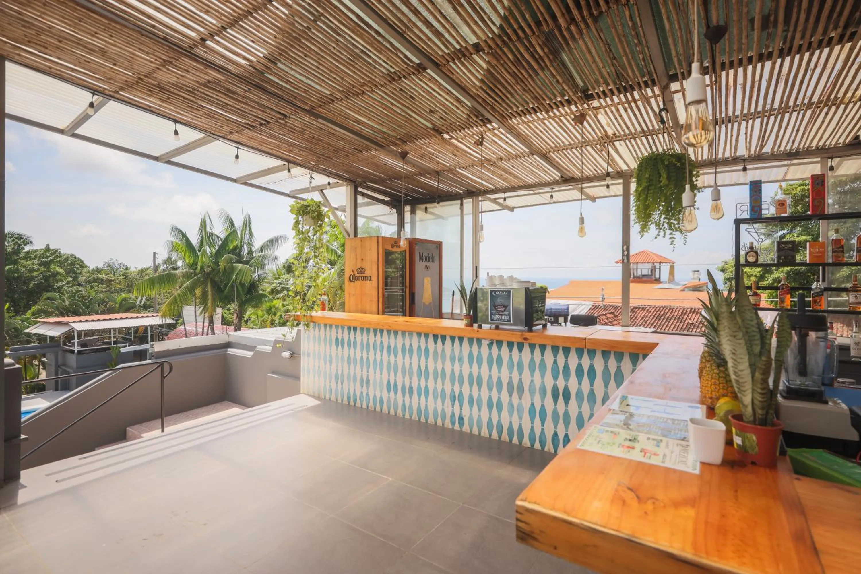 Restaurant/places to eat in Alma Vida Hotel