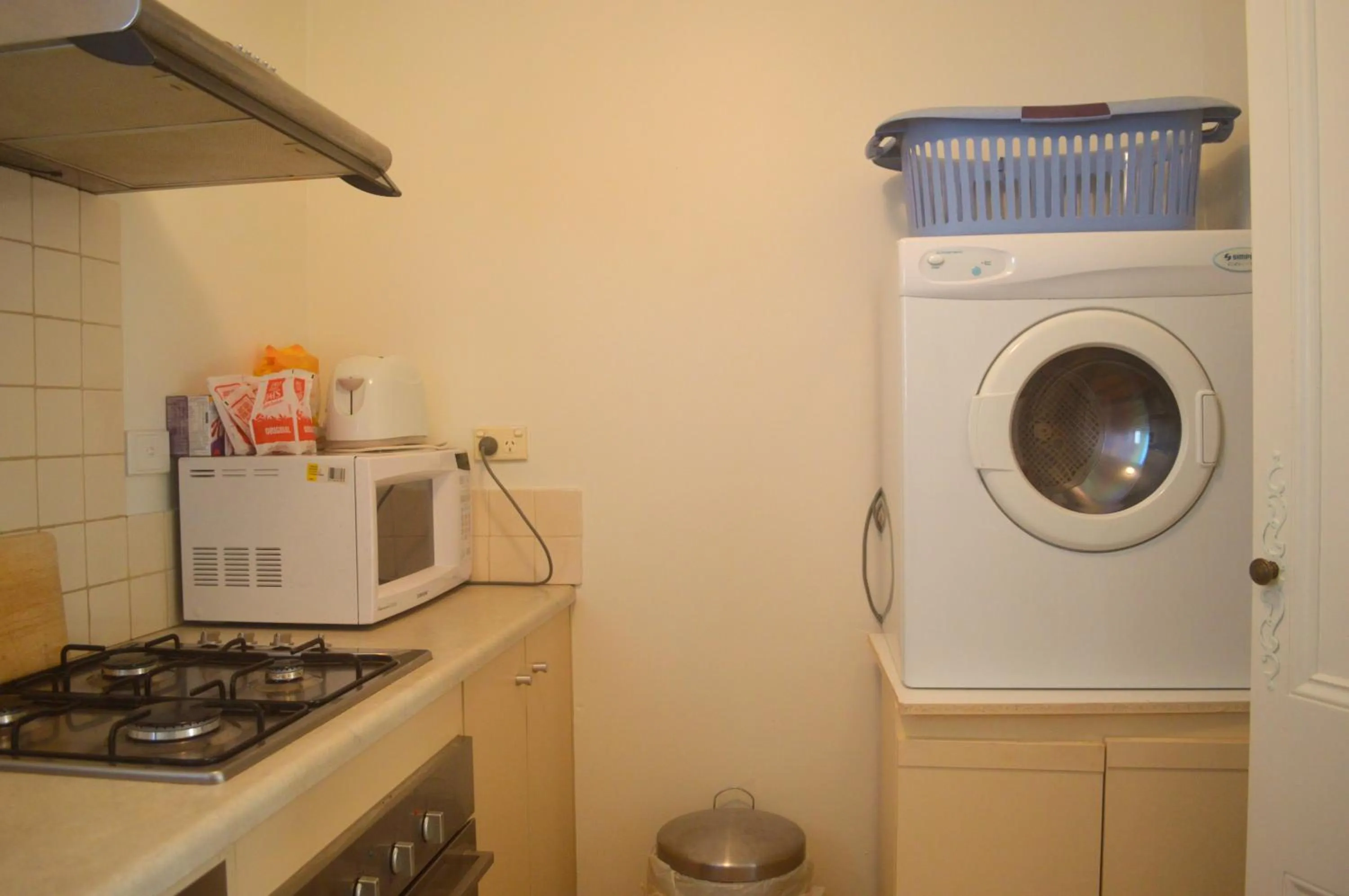 Kitchen or kitchenette in Athelney Cottage Bed and Breakfast