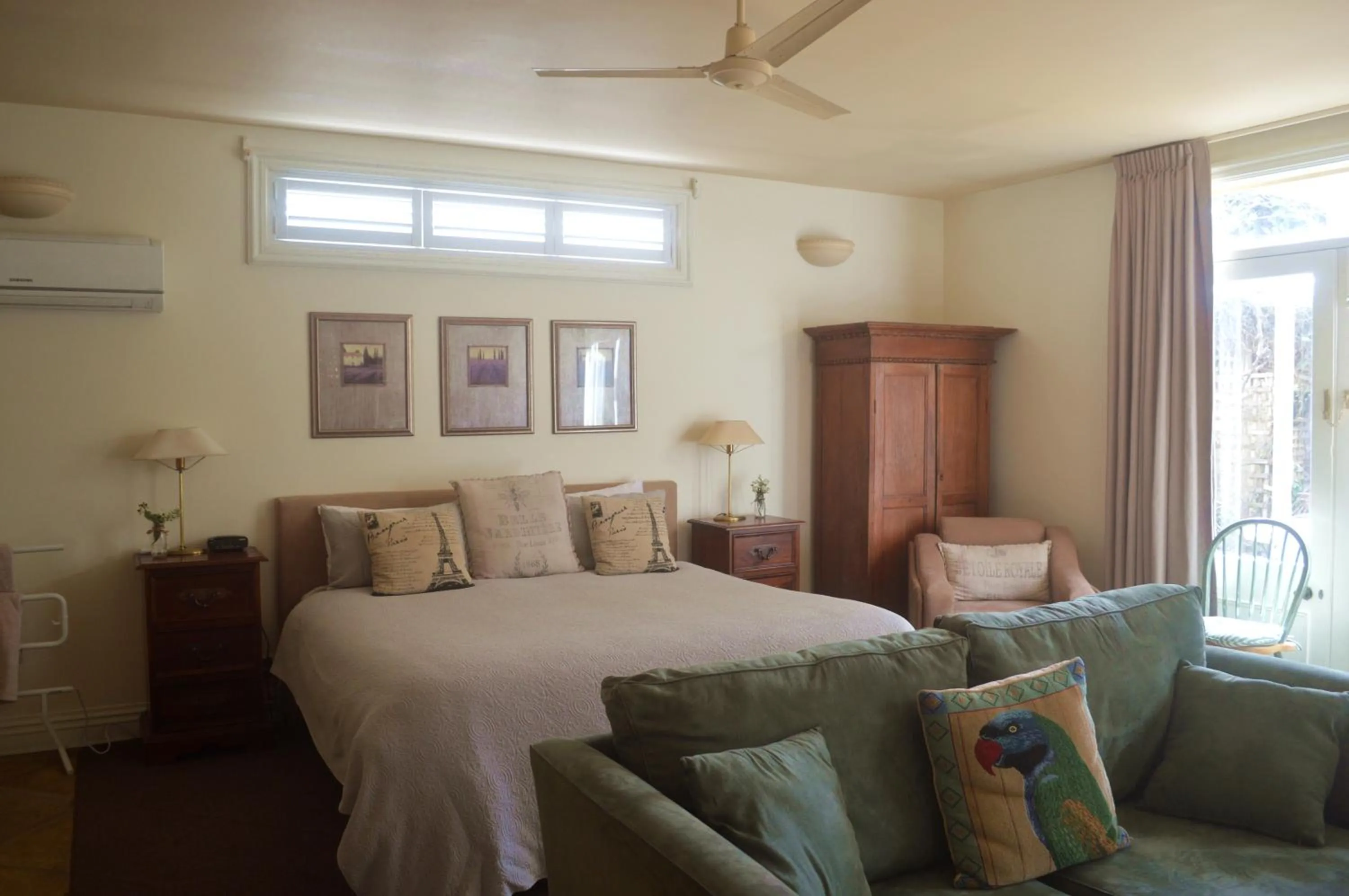Bedroom, Bed in Athelney Cottage Bed and Breakfast
