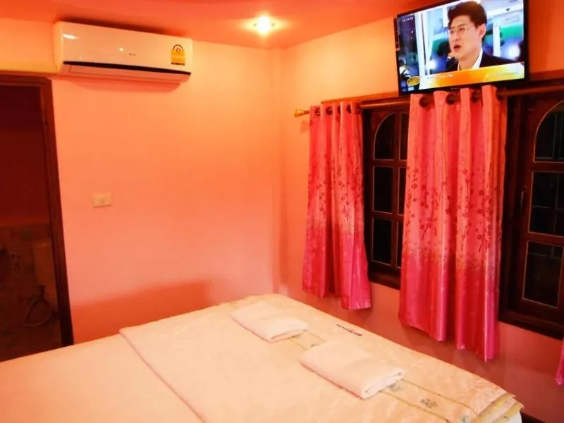 TV/Entertainment Center in Suksomjai Hotel