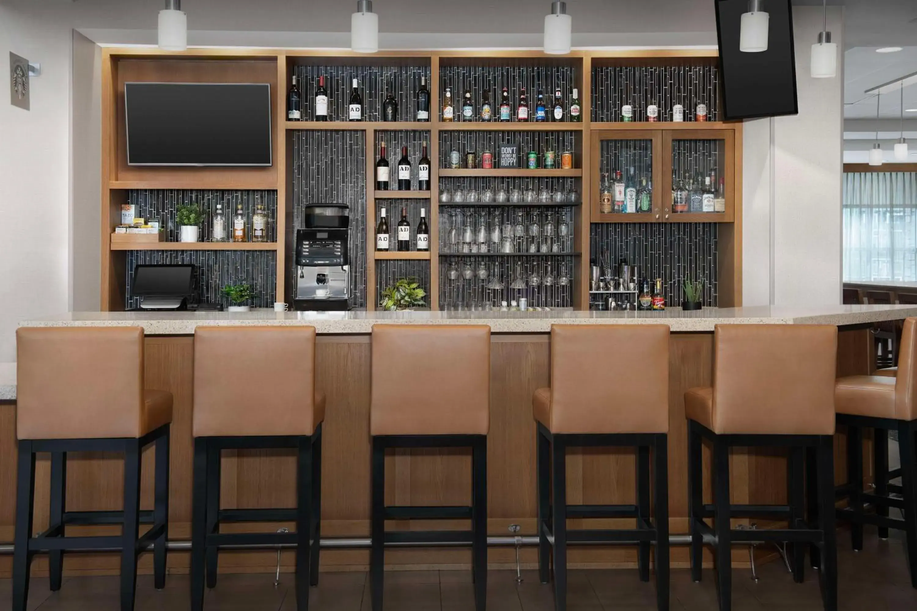 Lounge or bar in Hyatt Place Boulder Pearl Street - Newly Renovated Lounge or bar in Hyatt Place Boulder Pearl Street - Newly Renovated