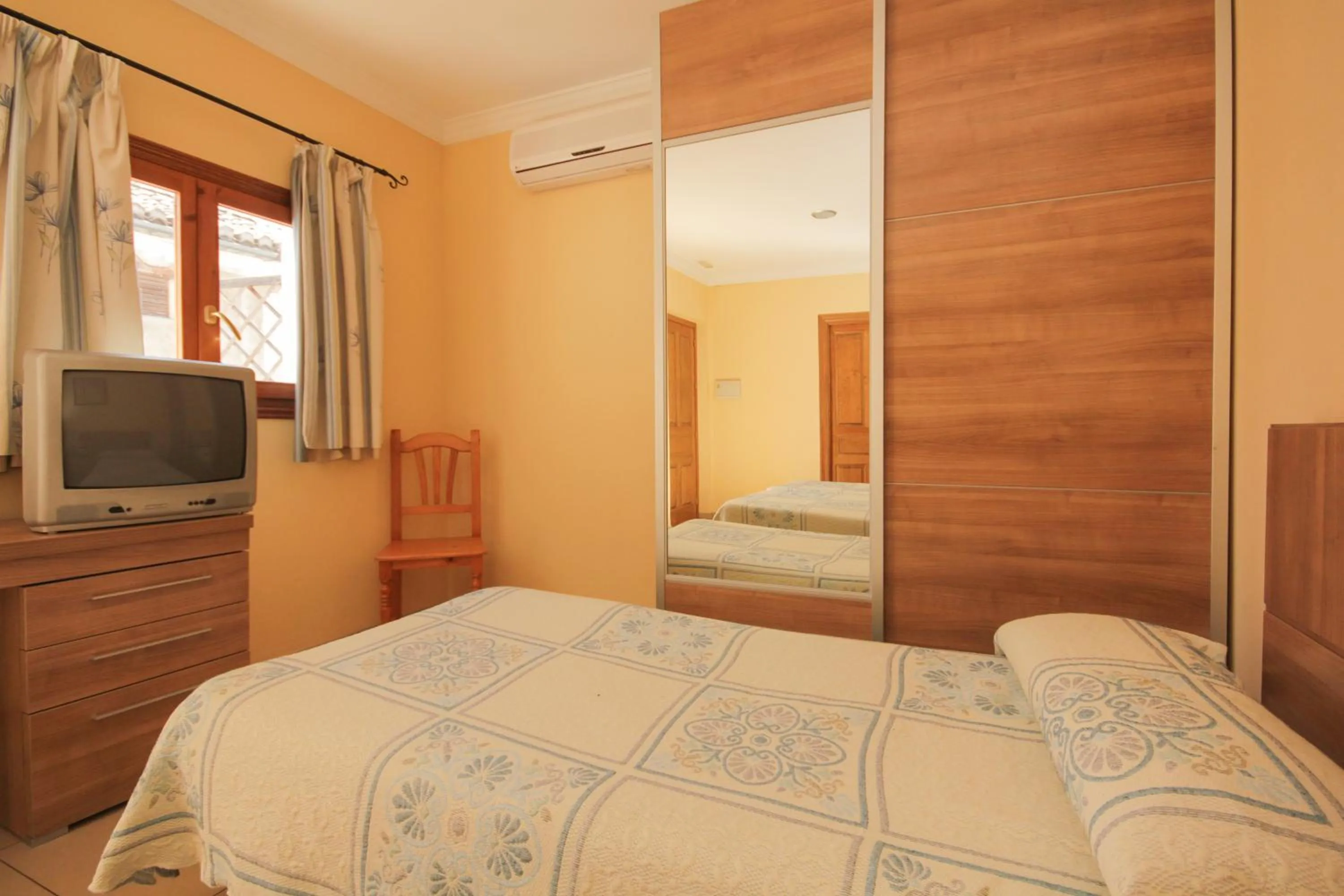 Photo of the whole room, Bed in Hostal Costa Azul