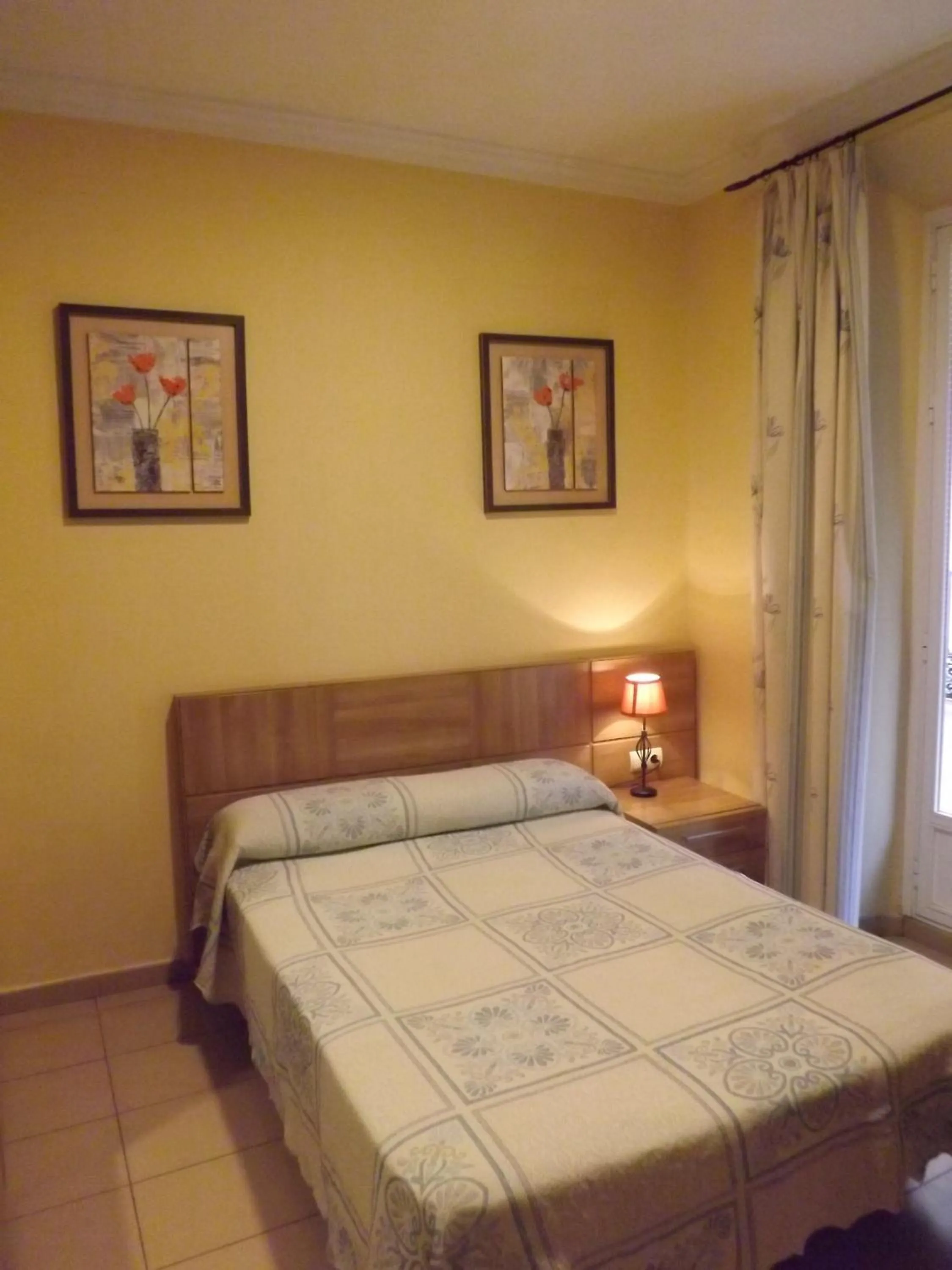 Bedroom, Bed in Hostal Costa Azul